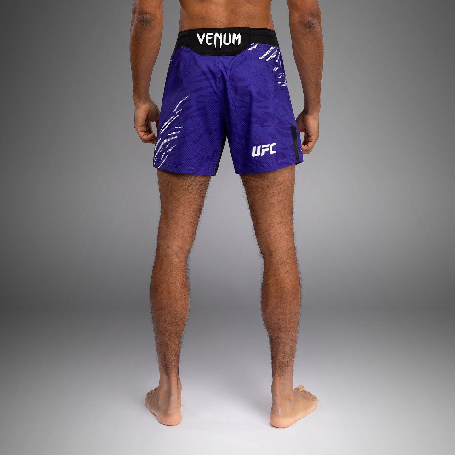 UFC Fusion by Venum Authentic Fight Night Herren Fight Short - Short Fit - lila