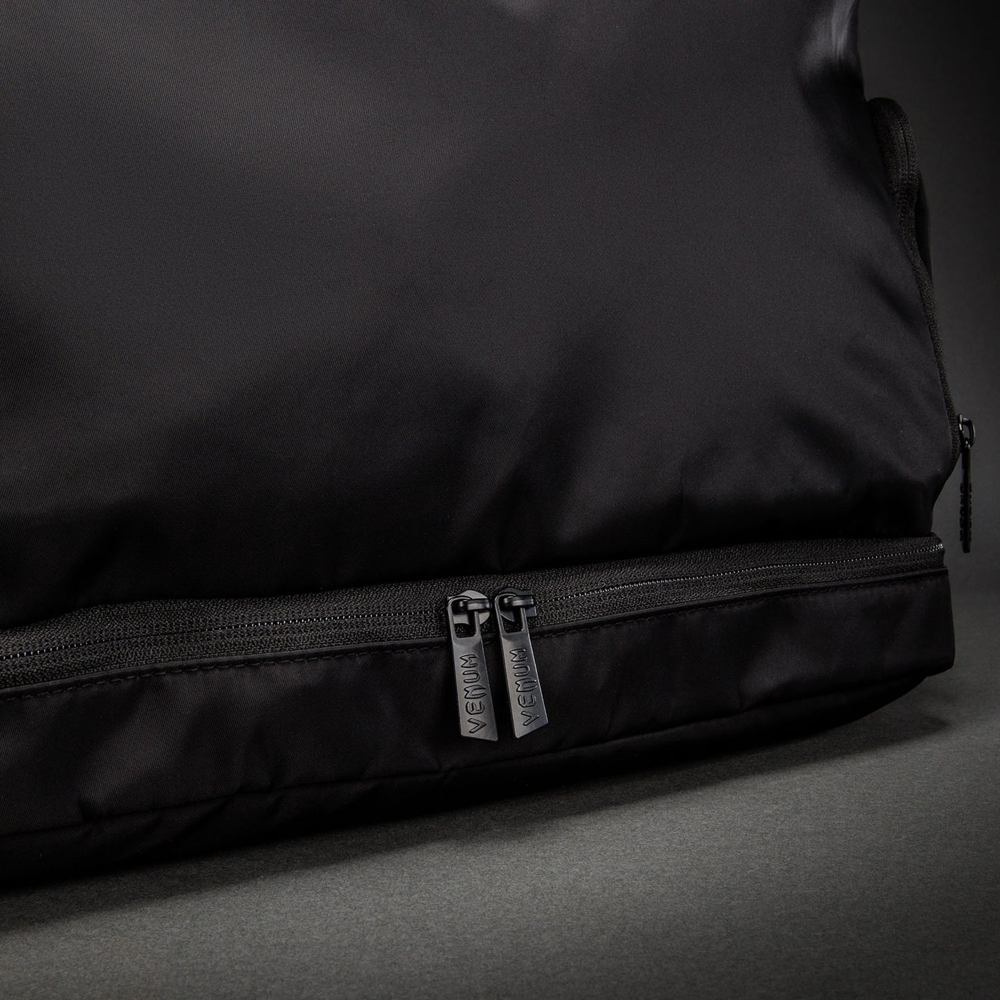 Venum Essential Sporttasche - Schwarz