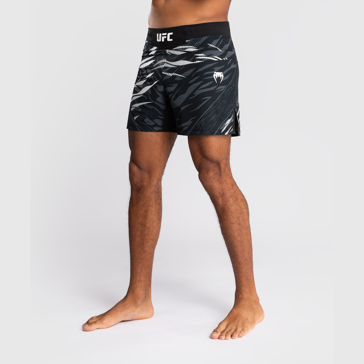 UFC Fusion by Venum Personalized Authentic Fight Night Herren Fight Short - Short Fit - Schwarz