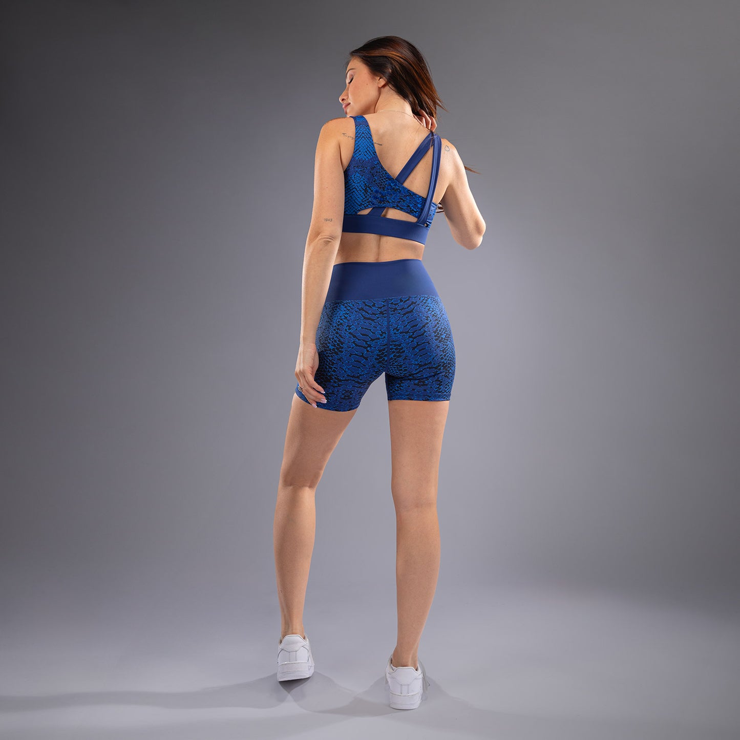 Venum Amazonia Frauen Muay Thai Shorts - Ultramarinblau