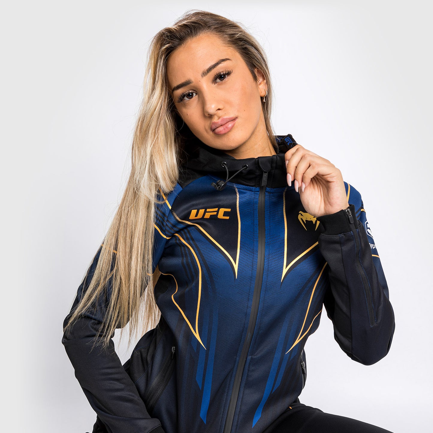 UFC Venum Authentic Fight Night 2.0 Walkout-Hoodie für Frauen – Midnight Edition - Champion