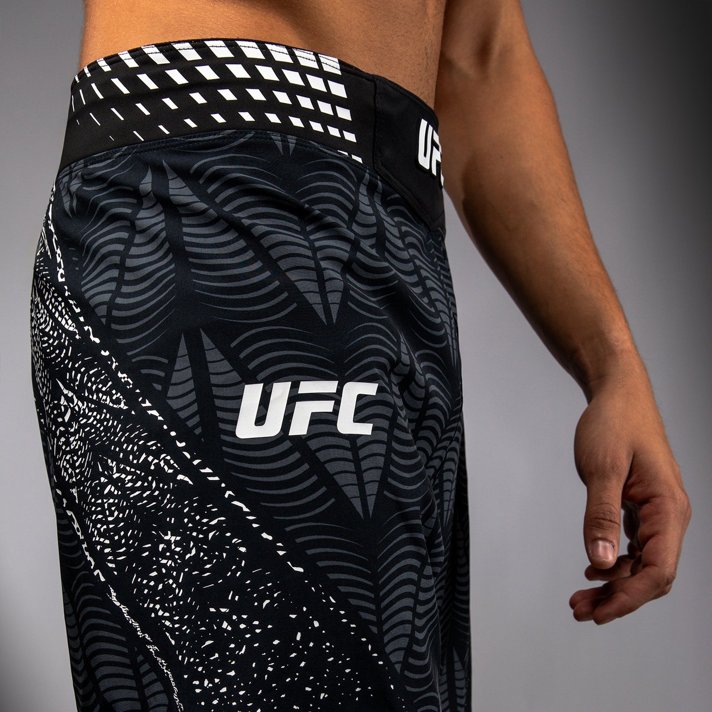 UFC Zenith by Venum Authentic Fight Night Lange Passform Fight Short Herren Personalisiert - Schwarz