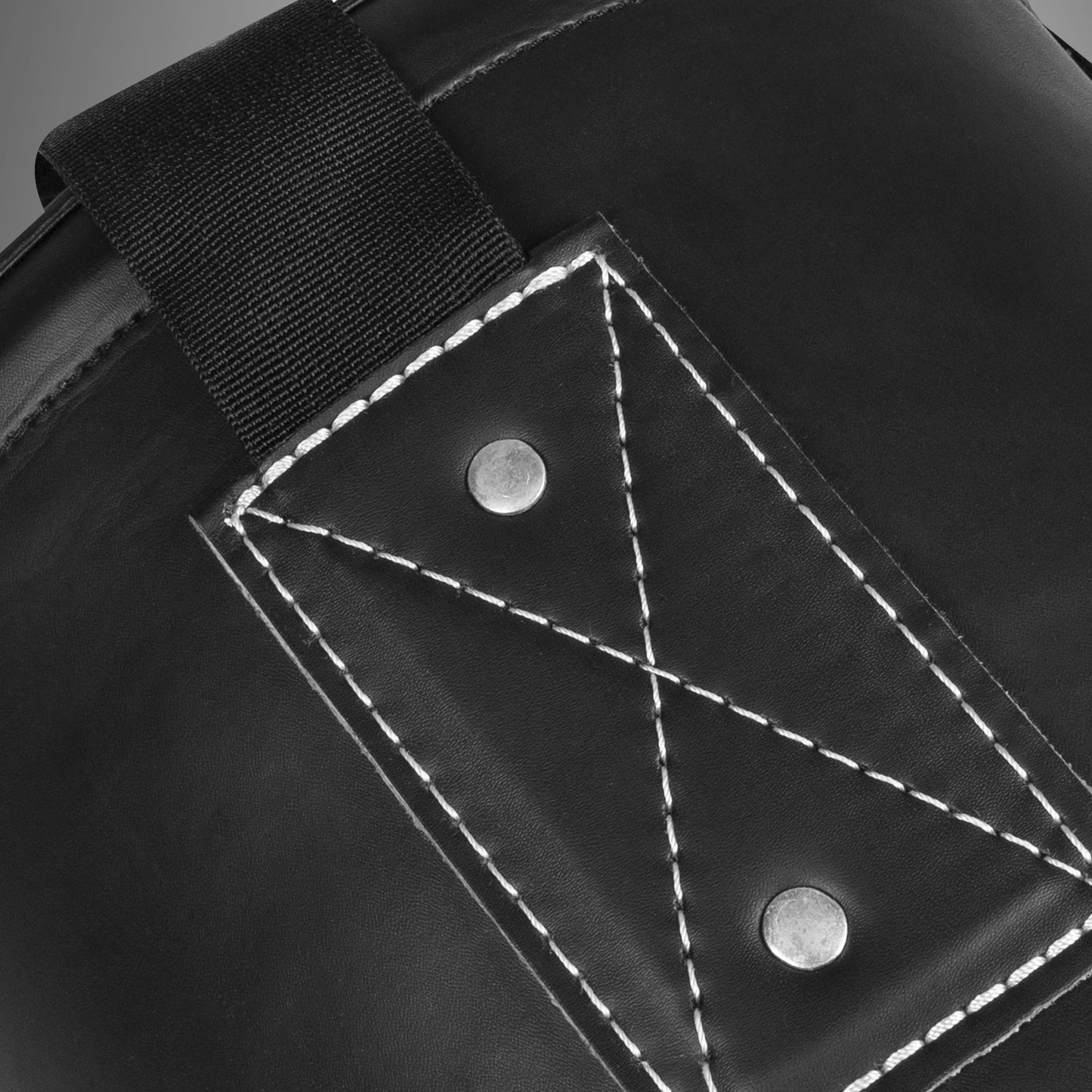 Venum Origins Boxsack - Schwarz/Weiß (inkl. Deckenhalterung)