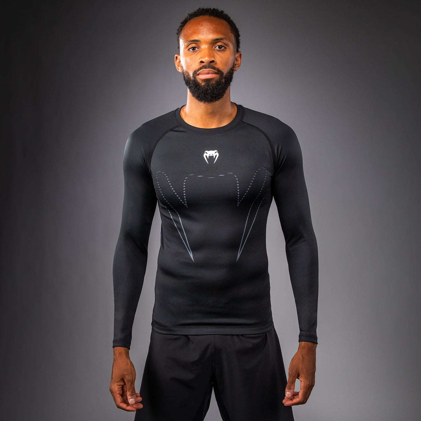 Venum Edge Langarm Rashguard – Schwarz/Sand