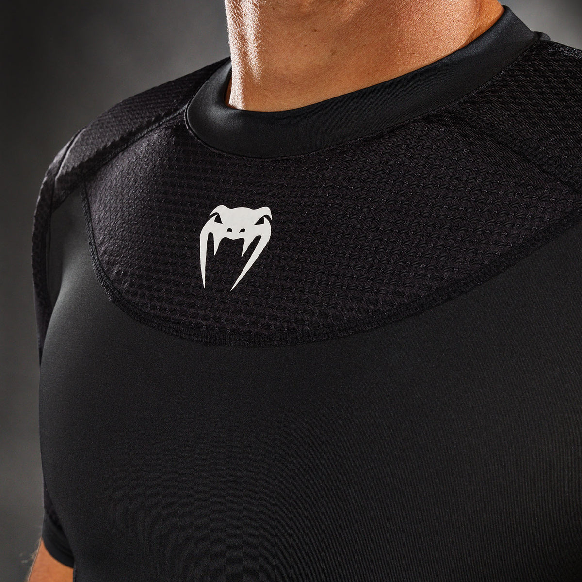 Venum MX Basics Protektoren-T-Shirt - Schwarz/Weiß
