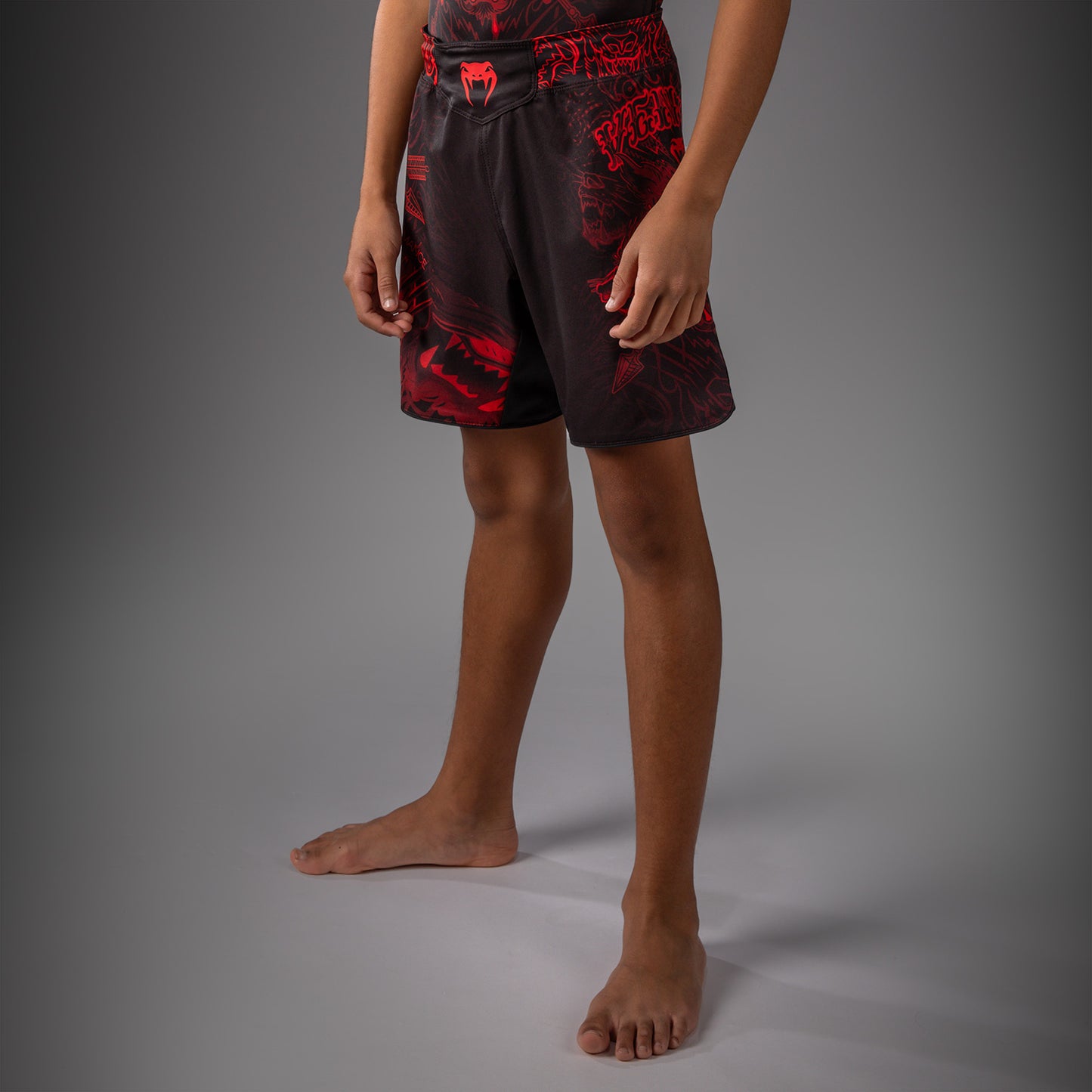 Venum Wolf Atak Kinder Fightshorts – Schwarz/Rot
