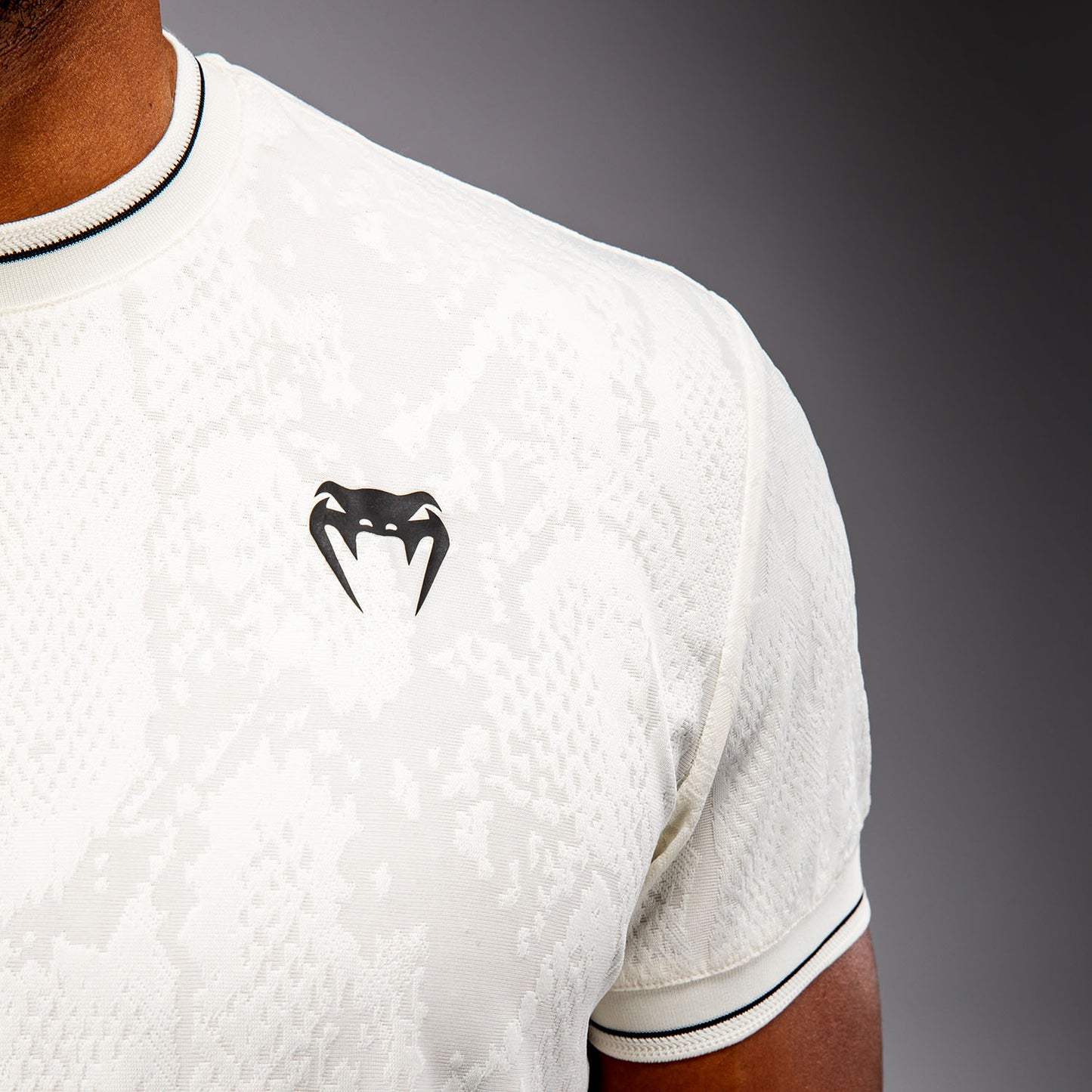 Venum Aegis Dry-Tech-T-Shirt – Cremeweiß