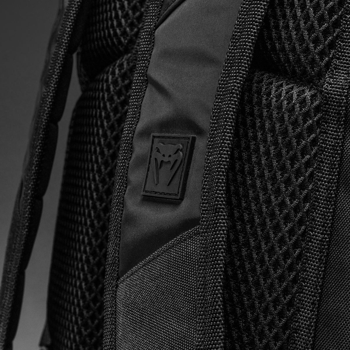 Venum Amazonia Reborn Rucksack (15-25 L) - Schwarz/Grau