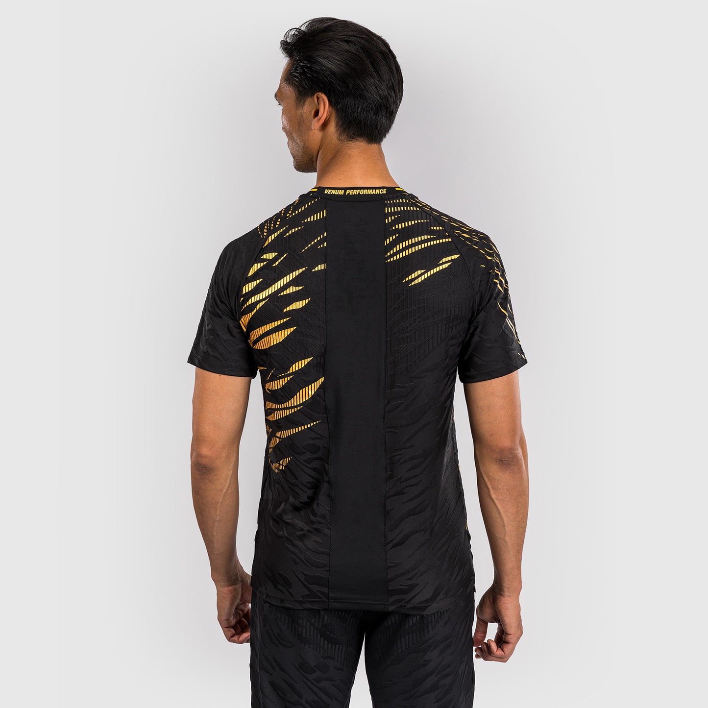 UFC Fusion by Venum Personalized Authentic Fight Night Herren Walkout Jersey - Champion