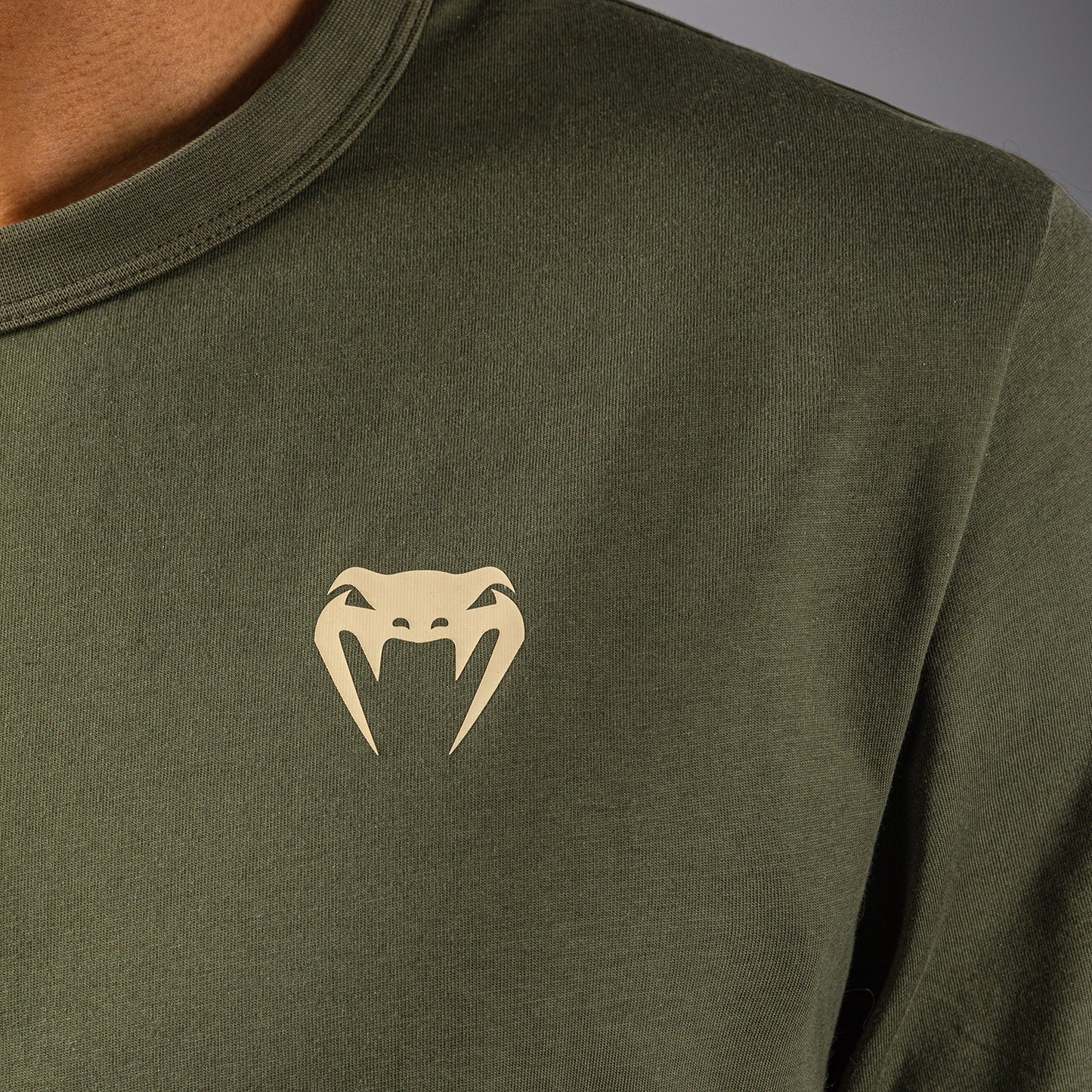 Venum x Rajadamnern T-Shirt - Militärgrün