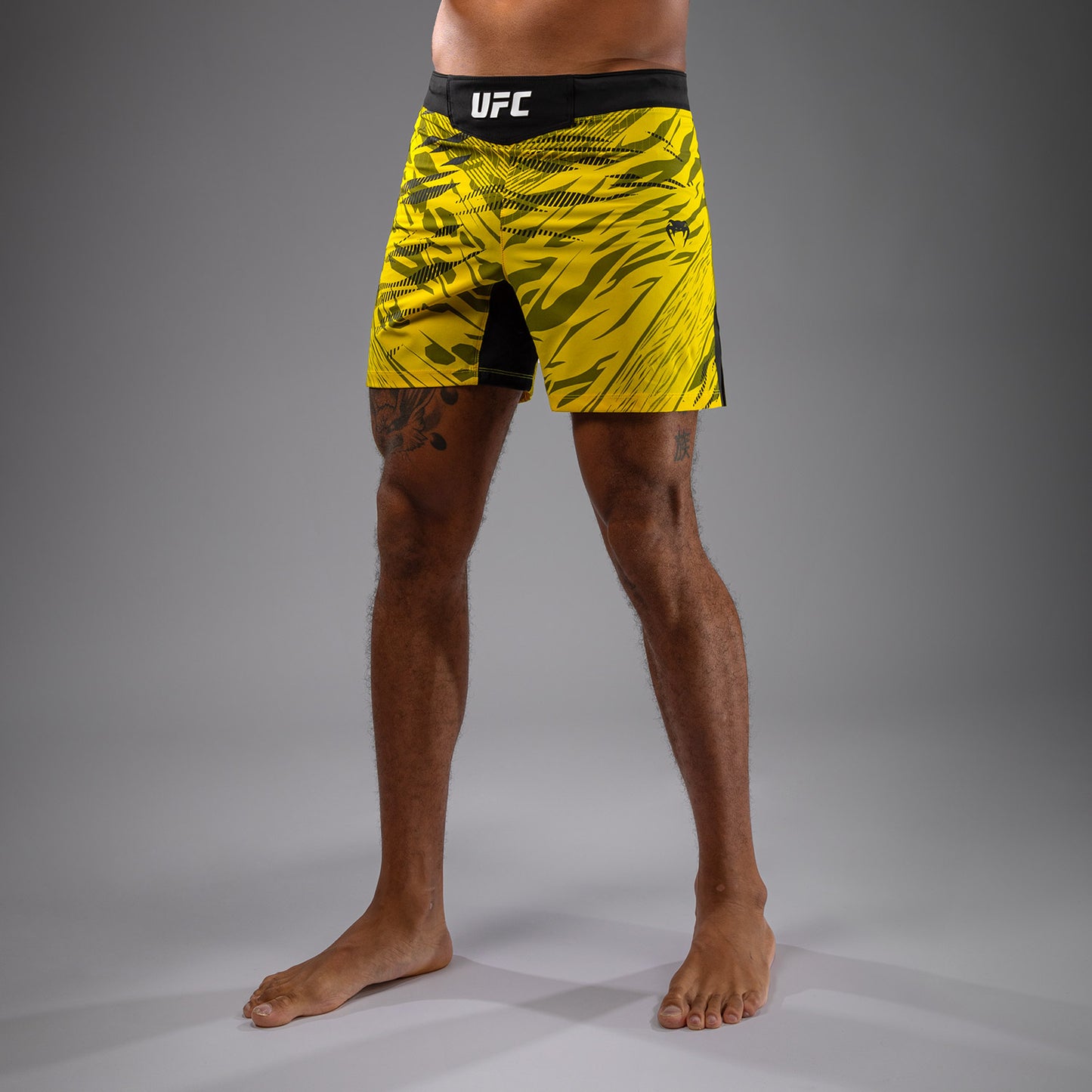 UFC Fusion by Venum Authentic Fight Night Herren Fight Short - Short Fit - Gelb