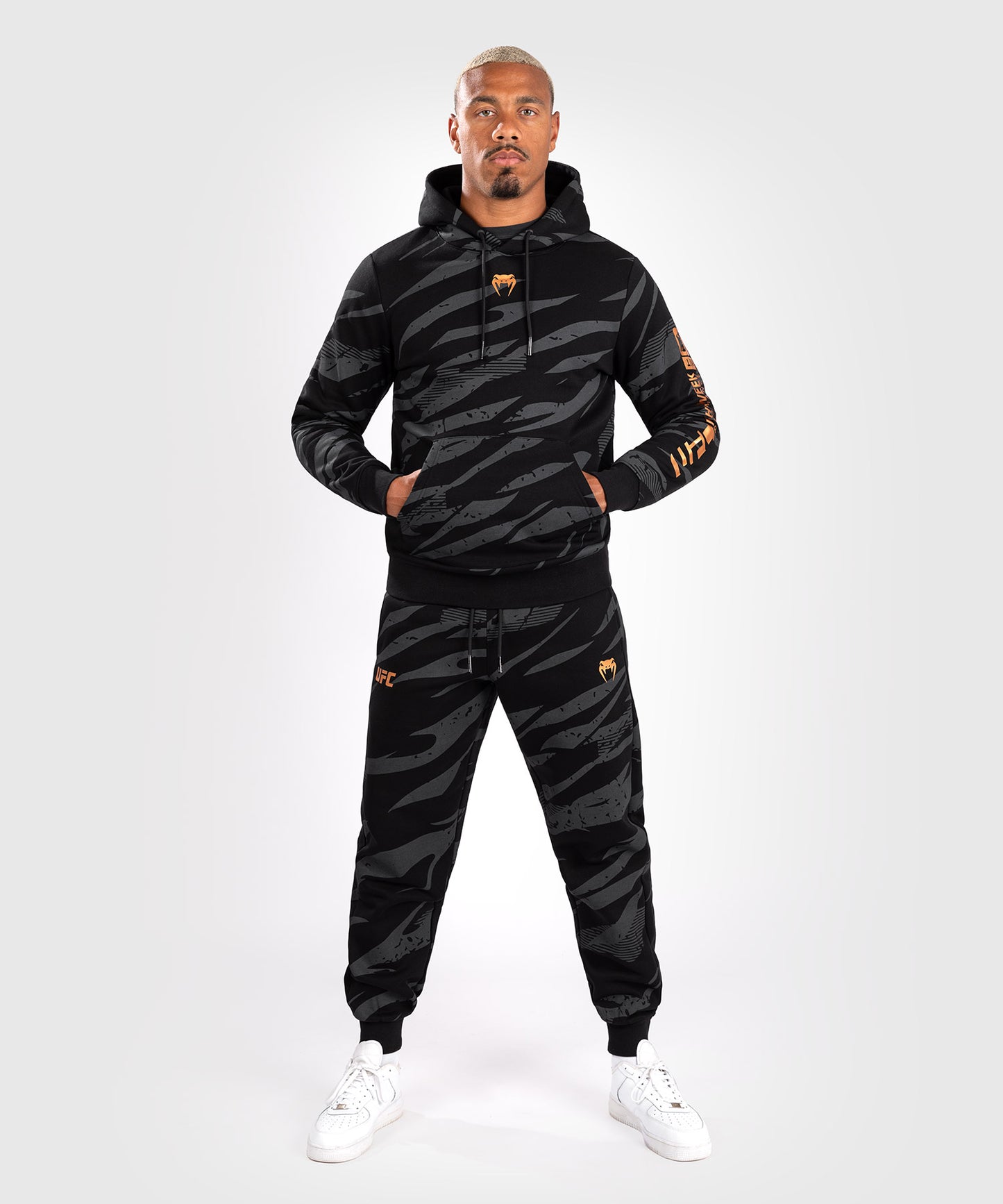 UFC Adrenaline by Venum Fight Week Herren Pullover Hoodie - Urban Camo