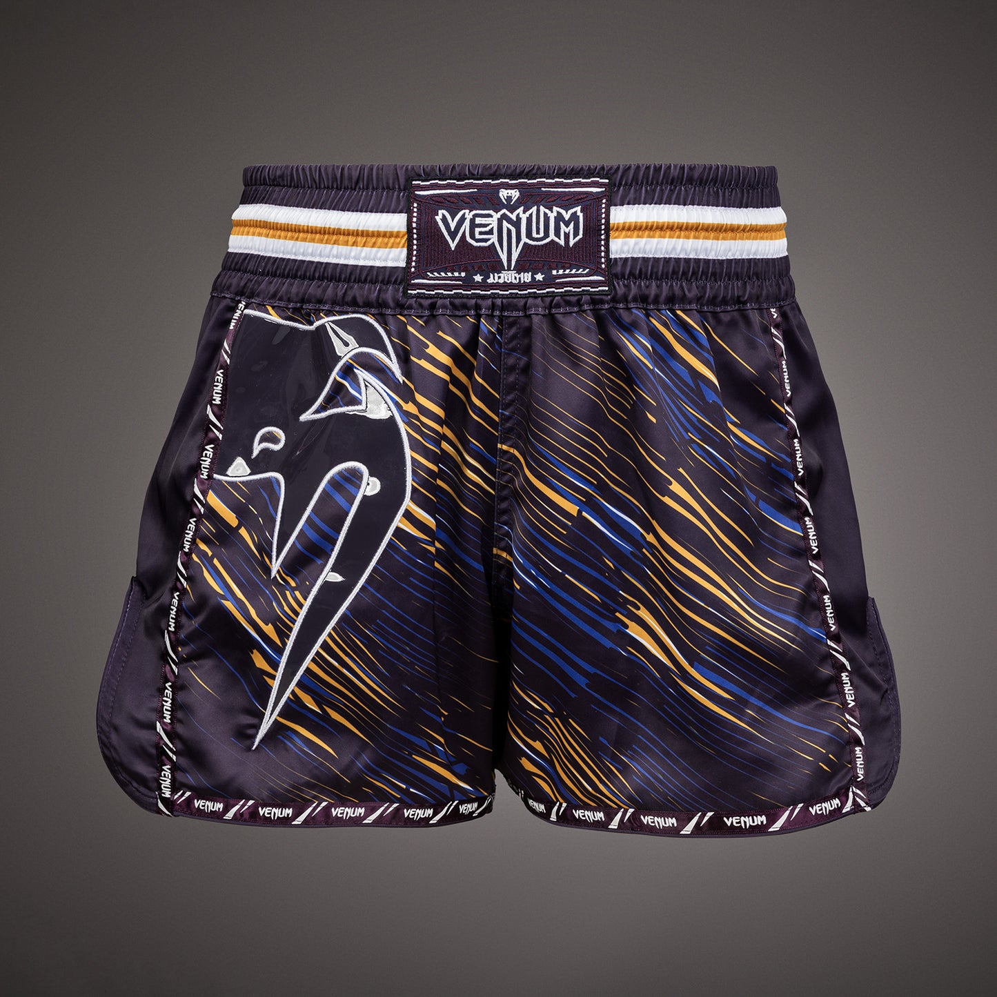 Venum Giant Muay Thai Shorts - Dunkellila