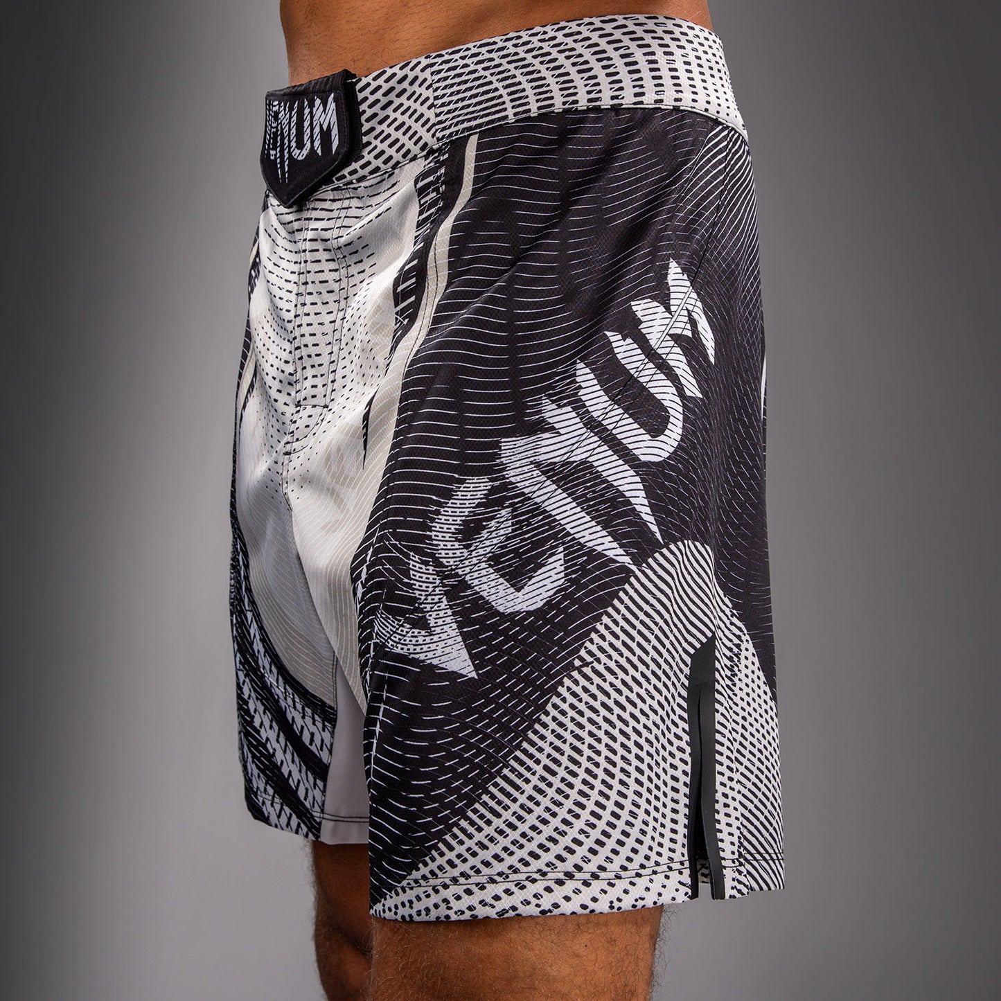 Venum Galactic 3.0 Fightshorts - Cremeweiß/Schwarz
