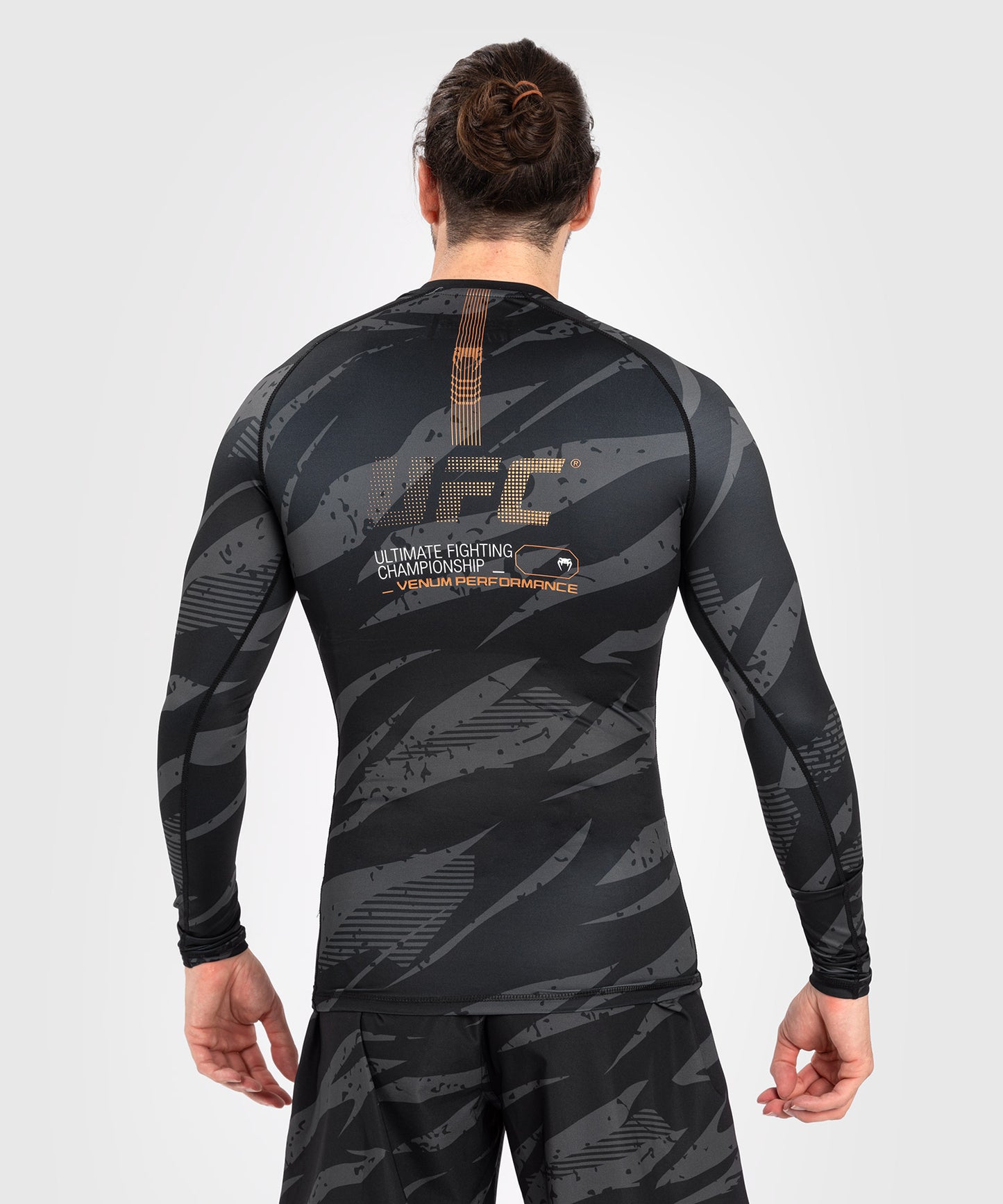 UFC Adrenaline by Venum Fight Week Performance Langärmeliger Rashguard - Urban Camo