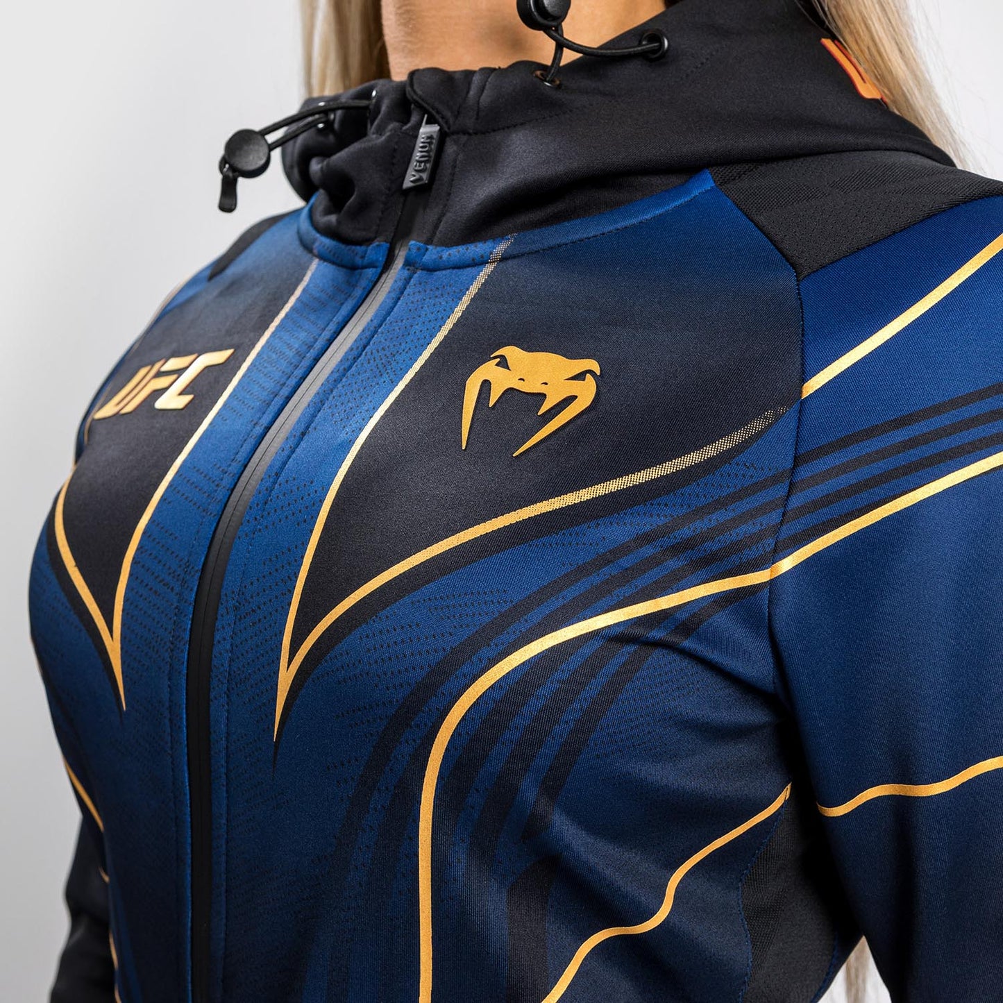 UFC Venum Authentic Fight Night 2.0 Walkout-Hoodie für Frauen – Midnight Edition - Champion