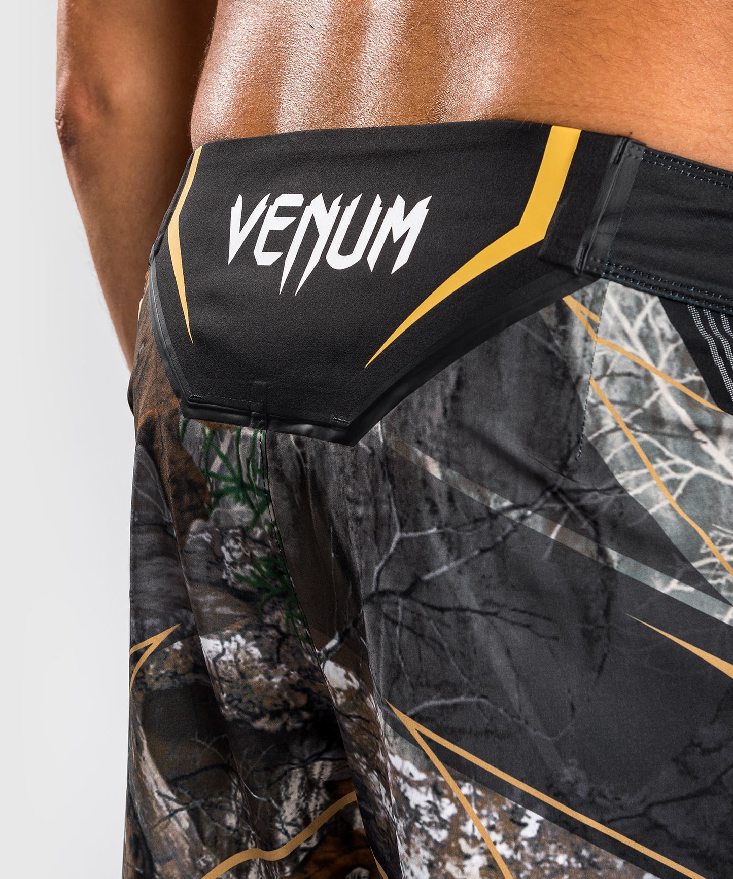 UFC Venum Authentic Fight Night Fightshorts für Herren – Langer Schnitt – Realtree® Camo