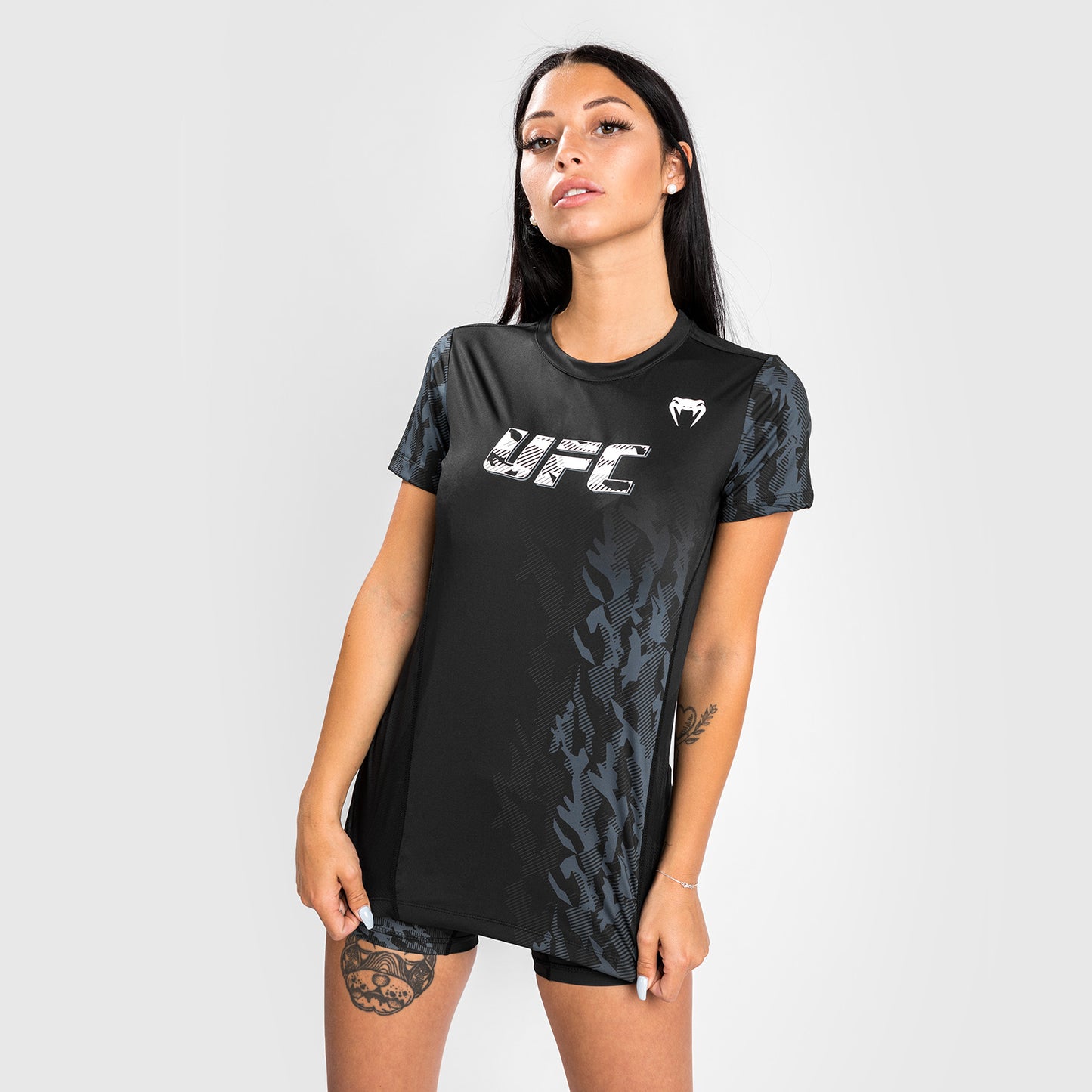 Venum UFC Authentic Fight Week Damen-Performance-Kurzarm-T-Shirt – Schwarz