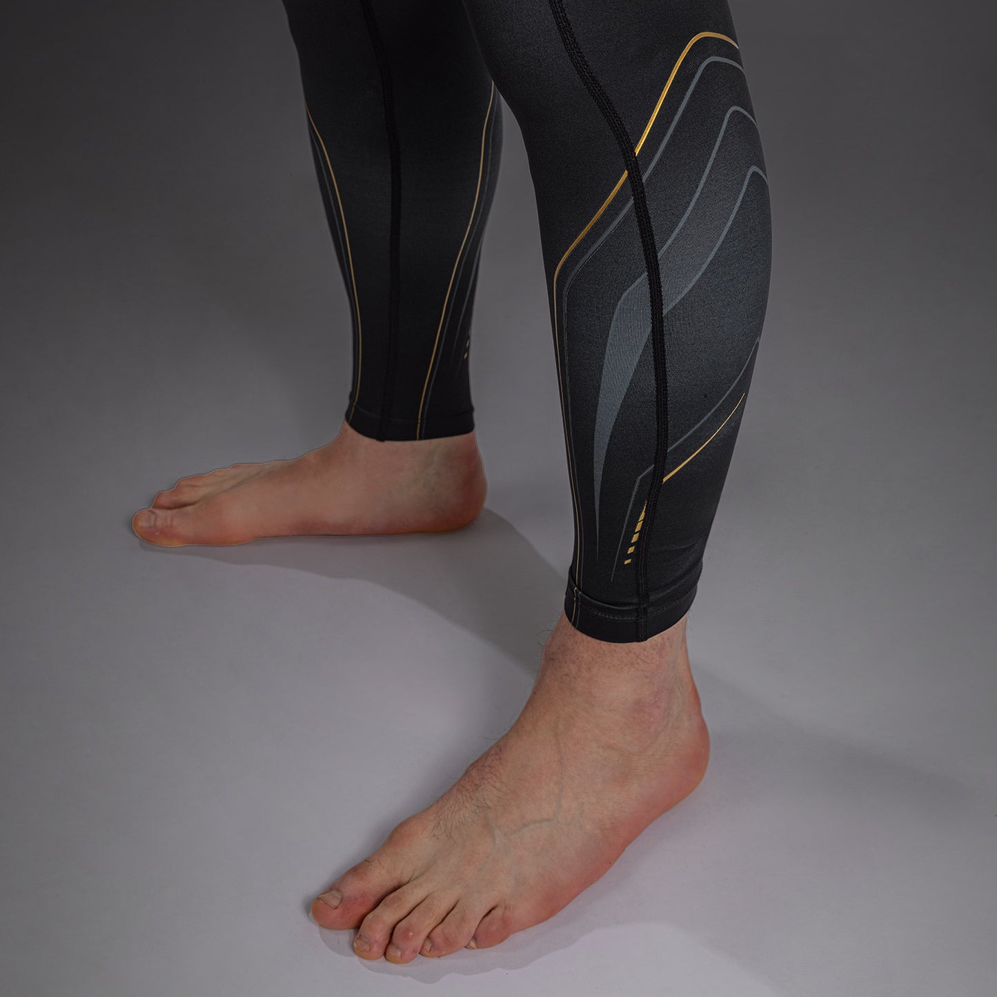 Venum Streamline Spats – Schwarz/Gold