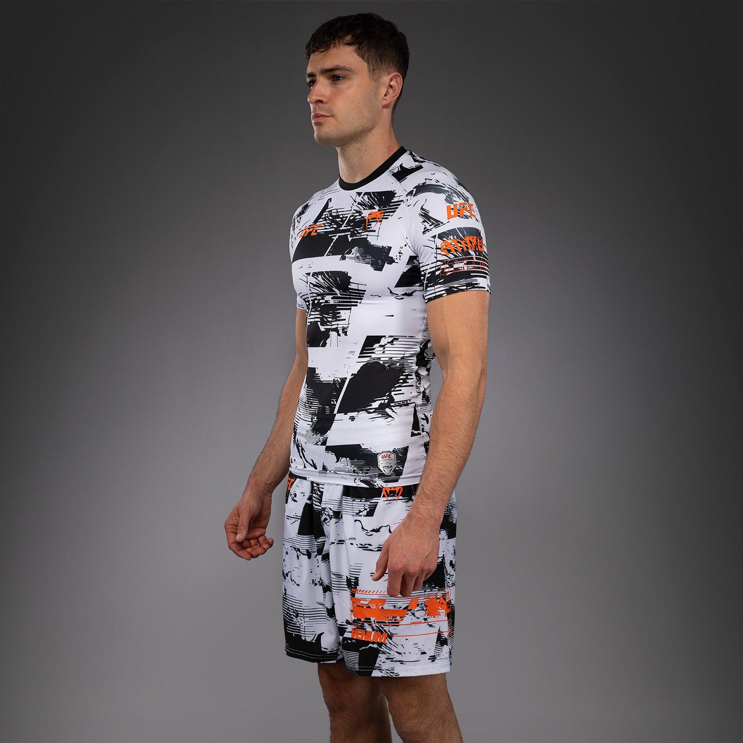 UFC Zenith by Venum Authentic Fight Week Performance Kurzarm Rashguard Herren - Weiß