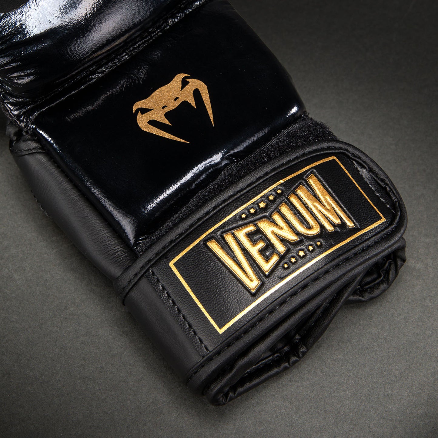 Venum Attack 2.0 Sparringhandschuhe Leder – Schwarz/Gold
