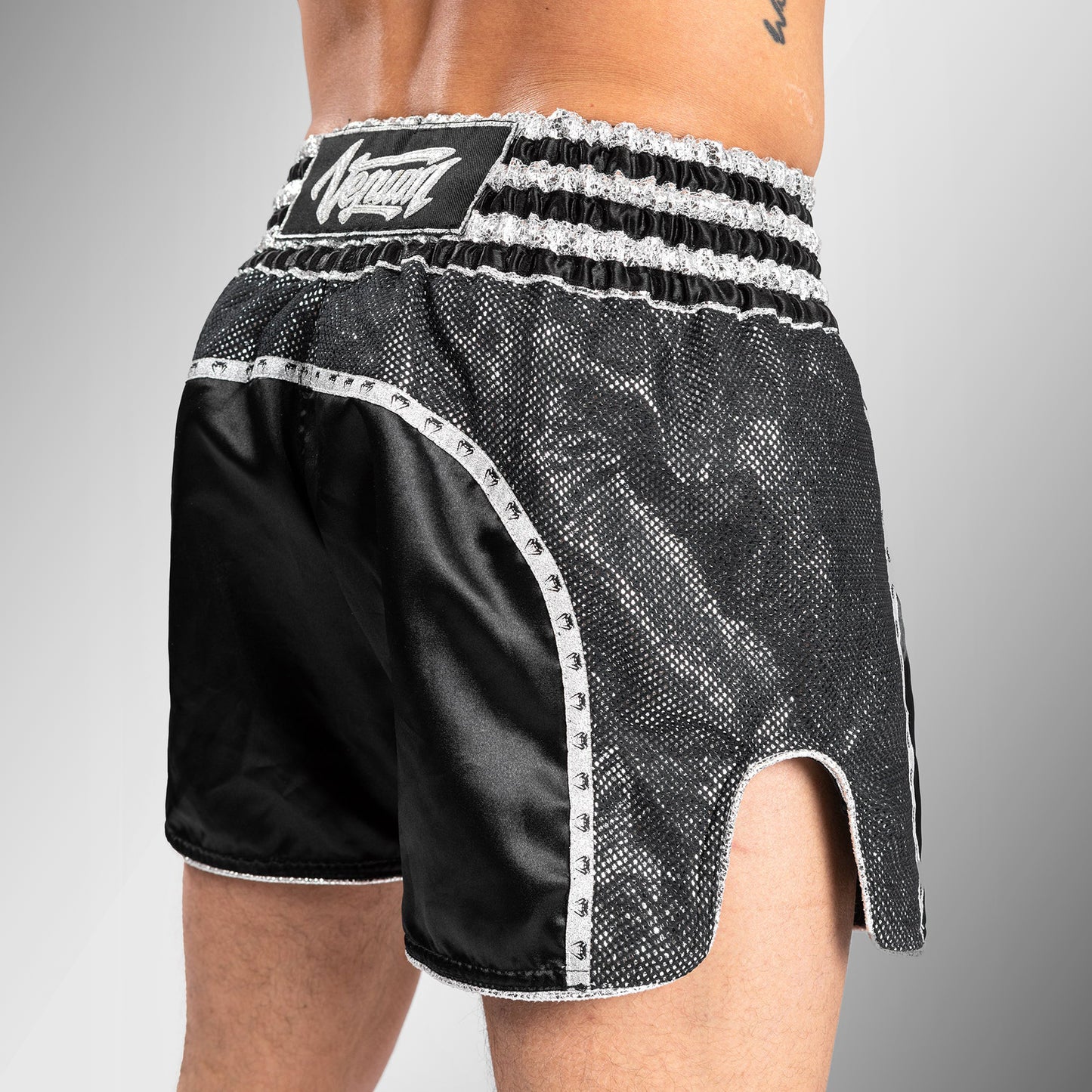 Venum Absolute 2.0 Muay Thai Shorts - Schwarz/Silber