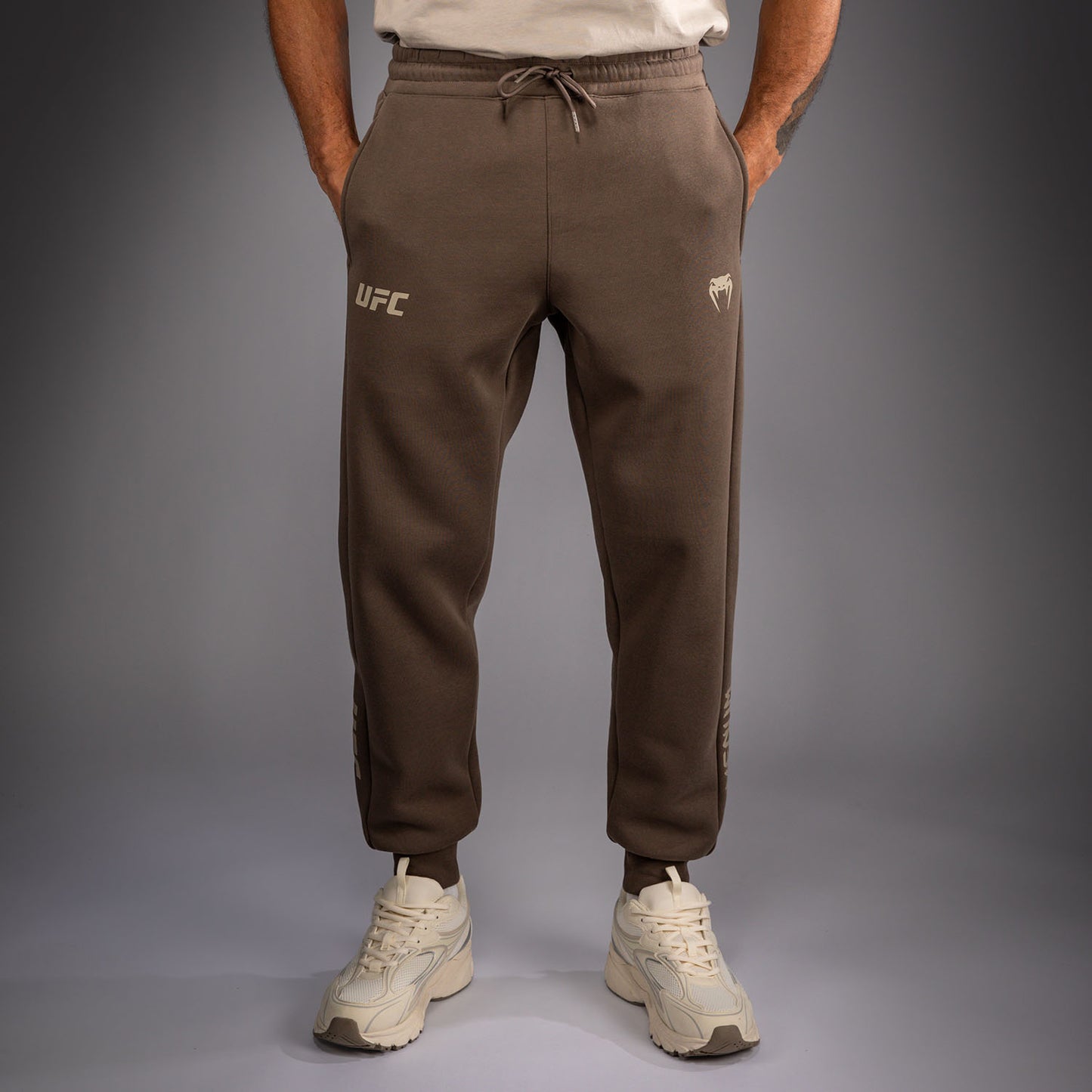 Venum UFC Unity by Venum Authentic Fight Week Herren-Baumwollhose - Braun