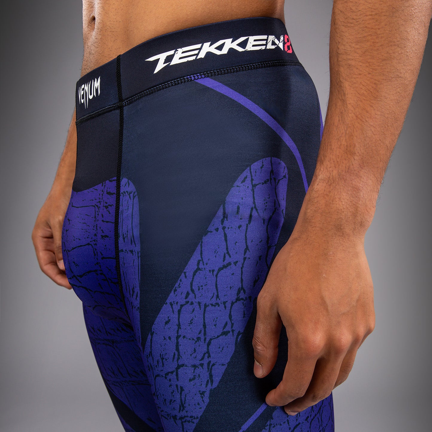 Venum x TEKKEN 8 Spats - Kazuya - Schwarz/Dunkelblau