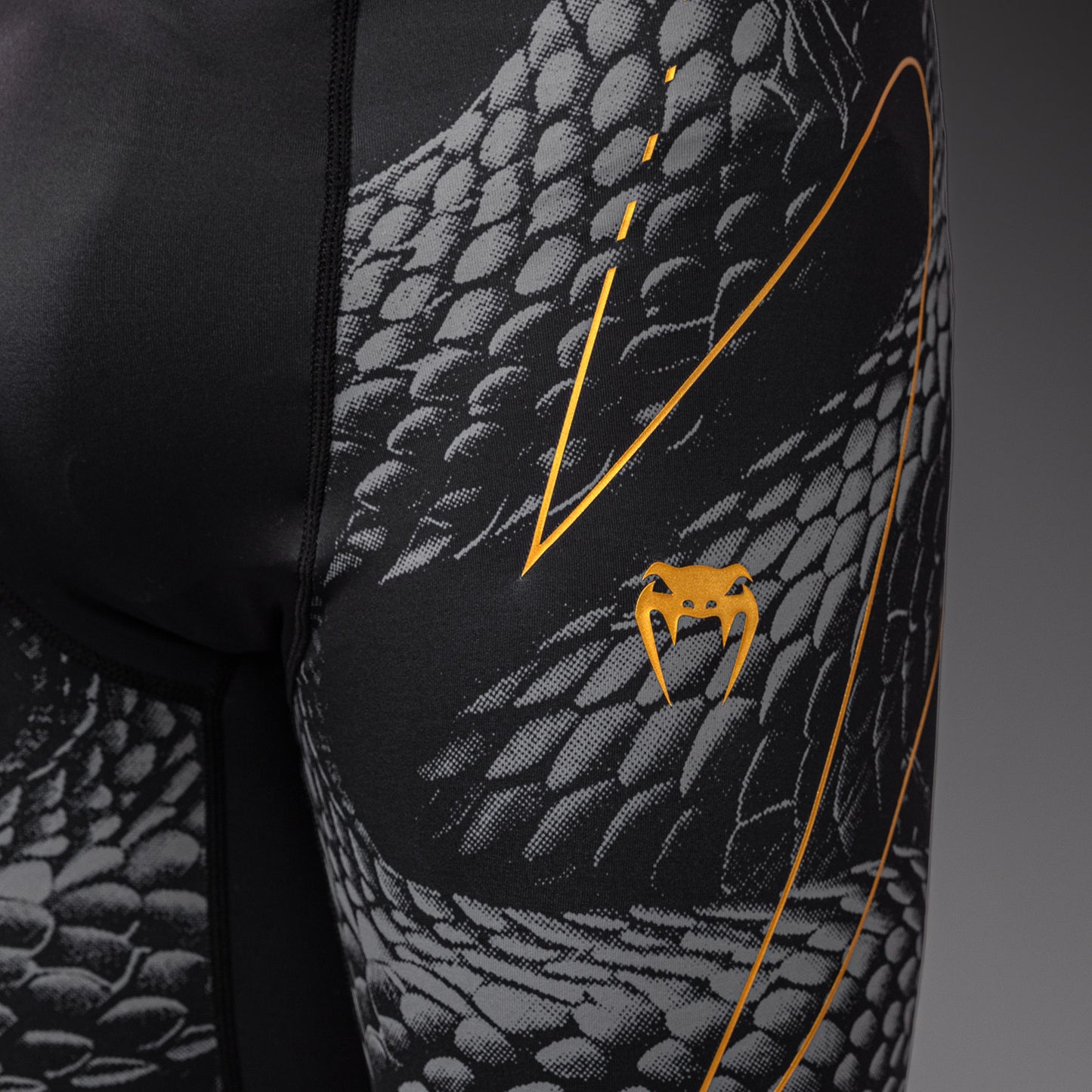 Venum Matupa Kompressionsshort - Schwarz/Grau/Gold