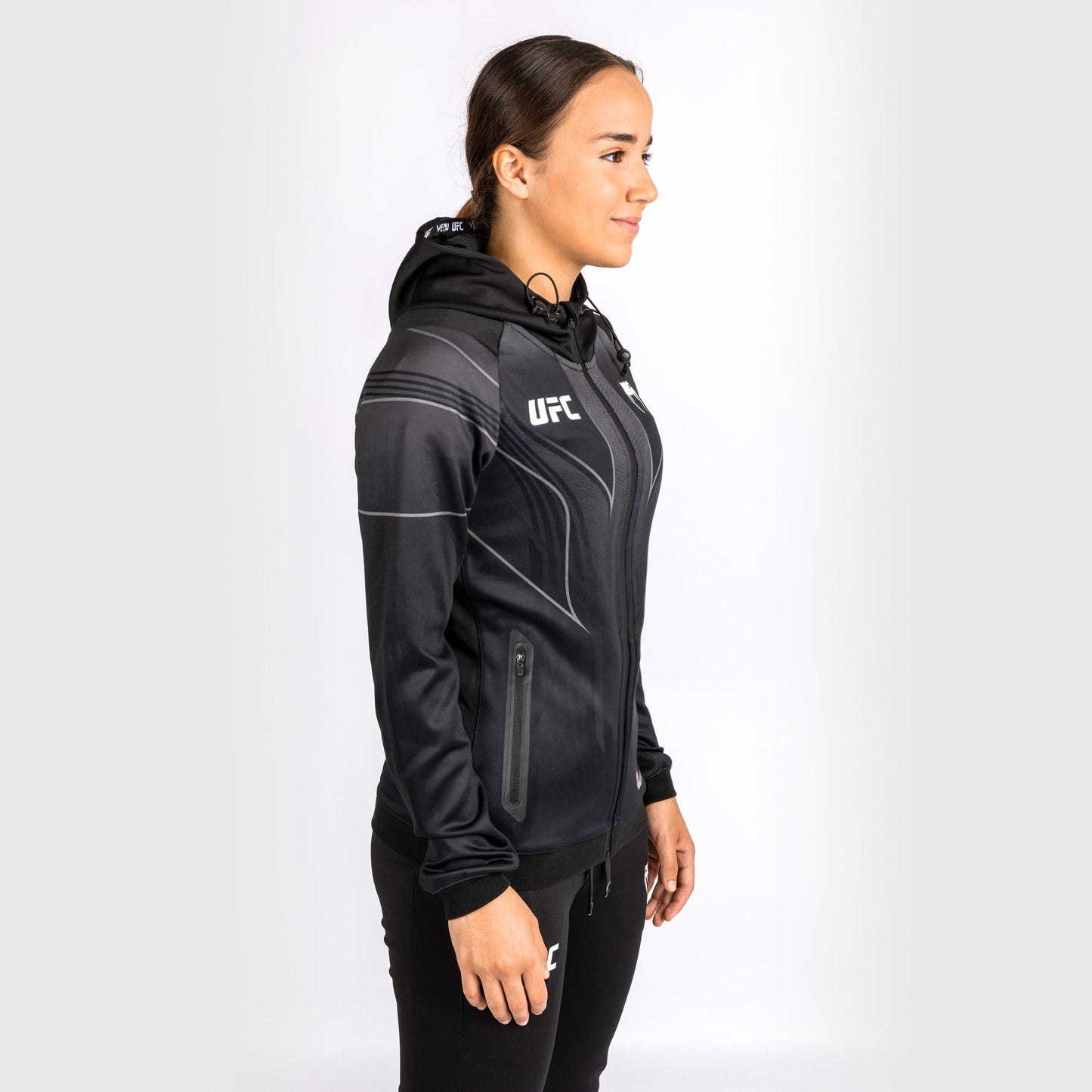 UFC Venum personalisierte authentische Fight Night 2.0 Frauen Walkout Hoodie - schwarz
