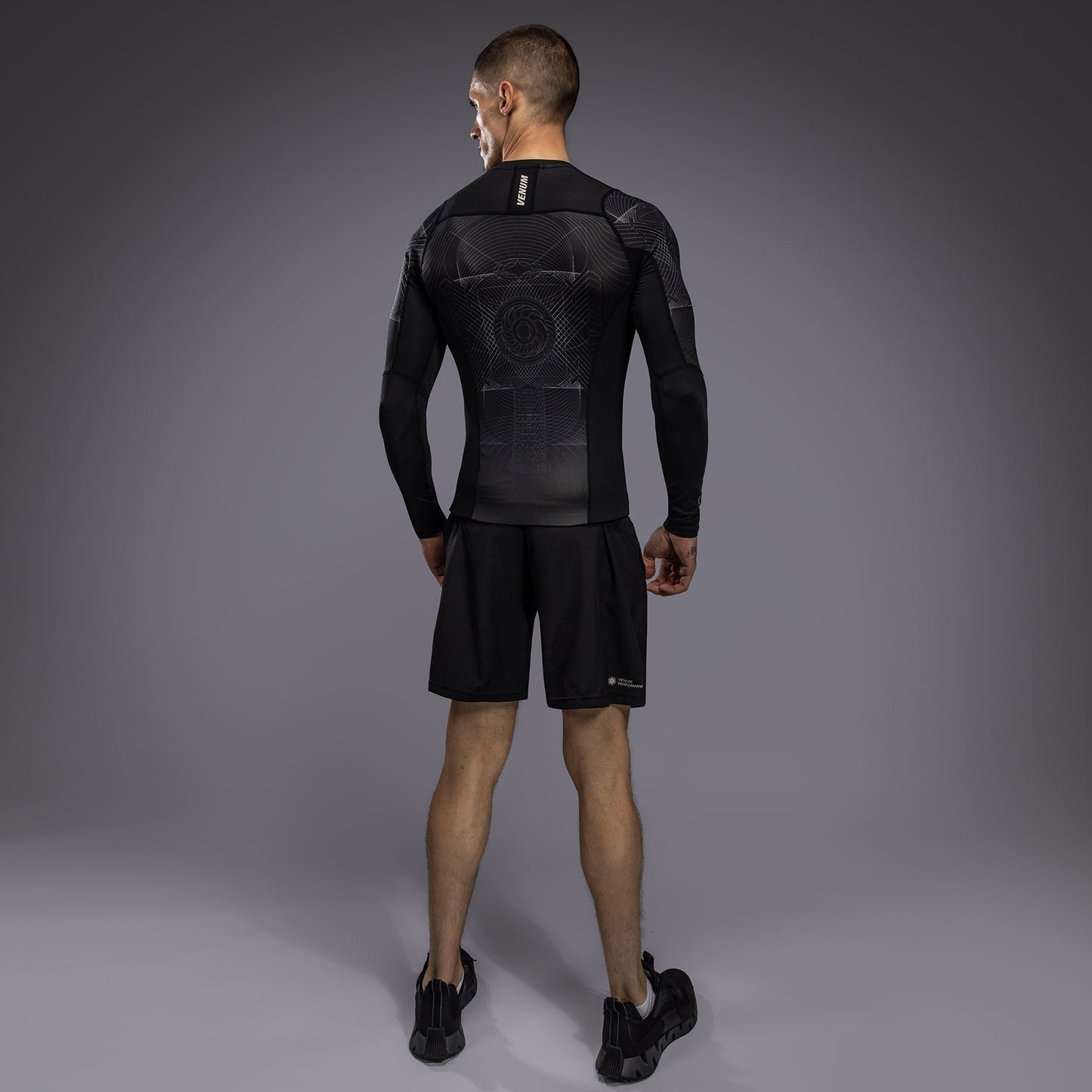 Venum G-Fit Air Herren Langarm Rashguard - Tiefschwarz/Wüstensand