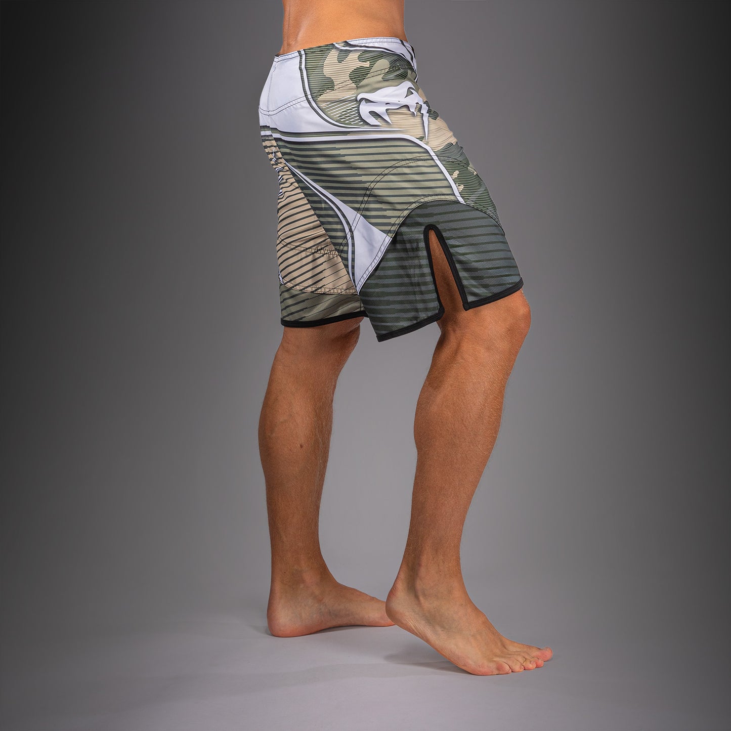 Venum Camo Hero Fightshorts - Khaki/Cremeweiß