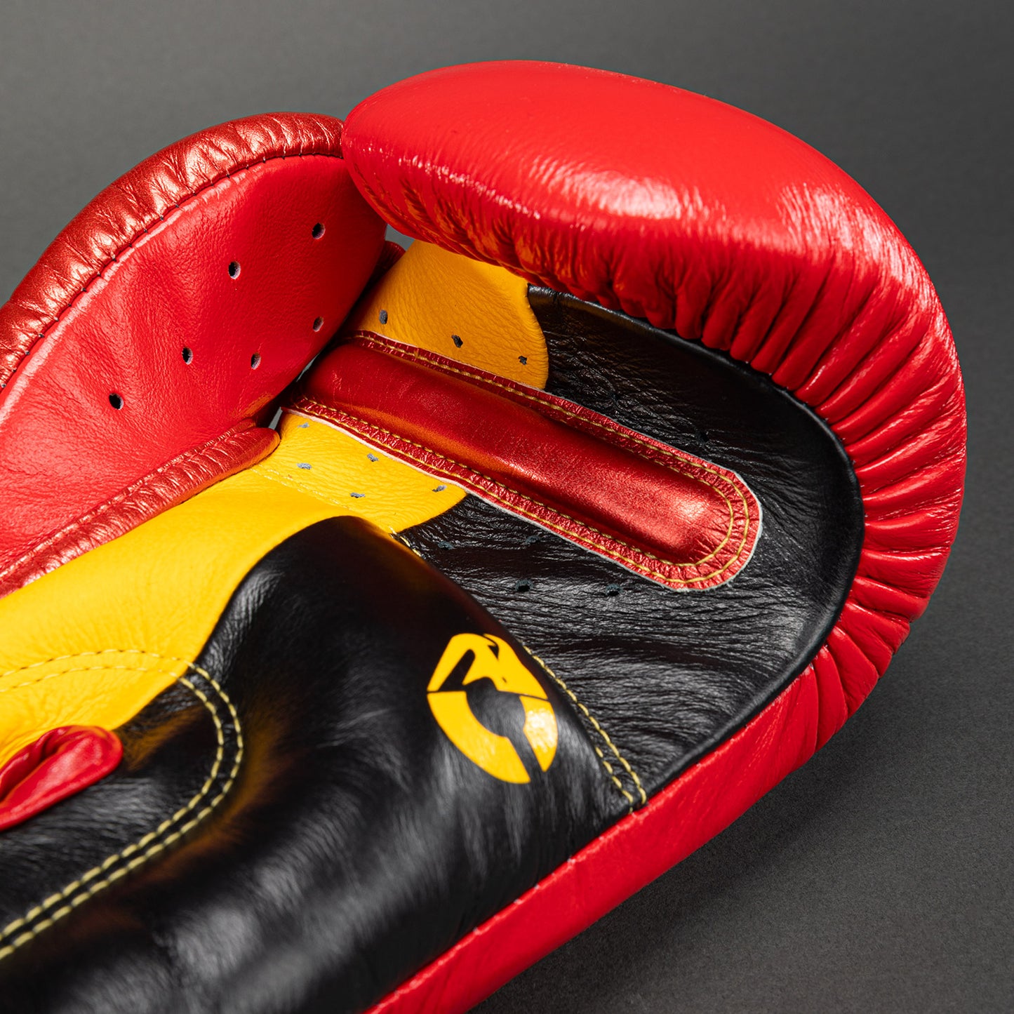 Venum Giant 3.0 Boxhandschuhe - Rot/Gelb/Gold