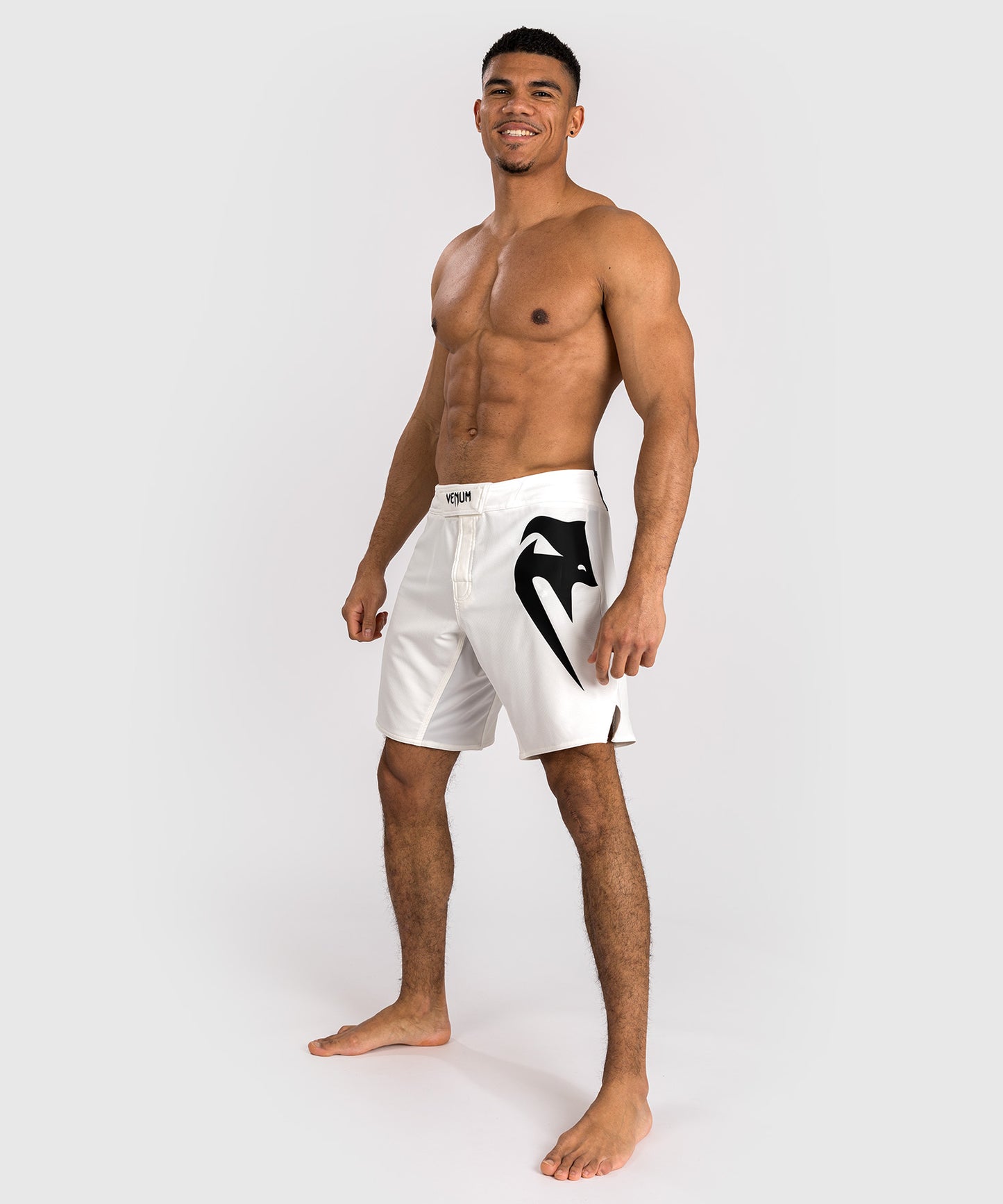 Venum Light 5.0 Fight Shorts - Weiß/Schwarz