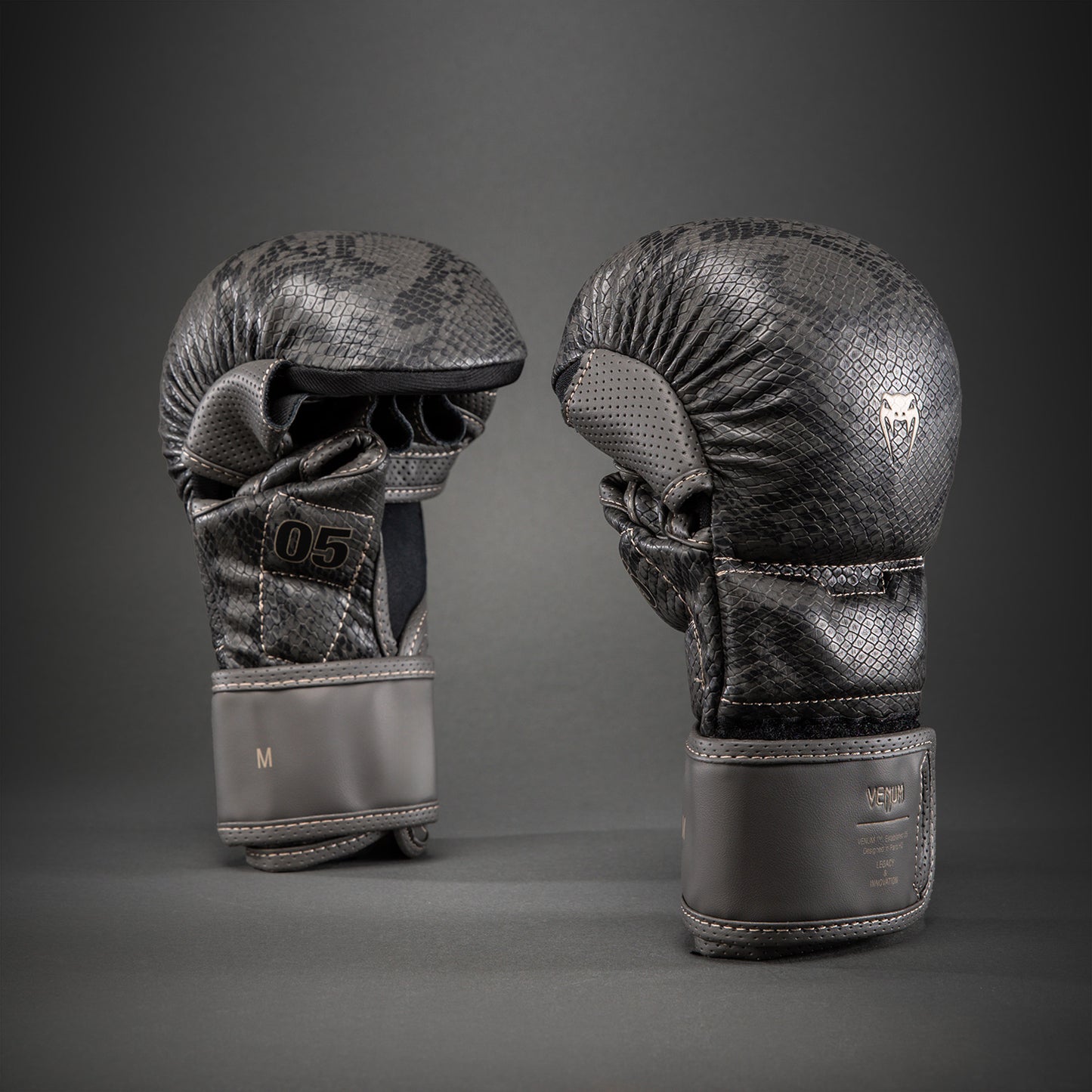 Venum Impact Evo Scales MMA Sparring Handschuhe – Dunkelgrau