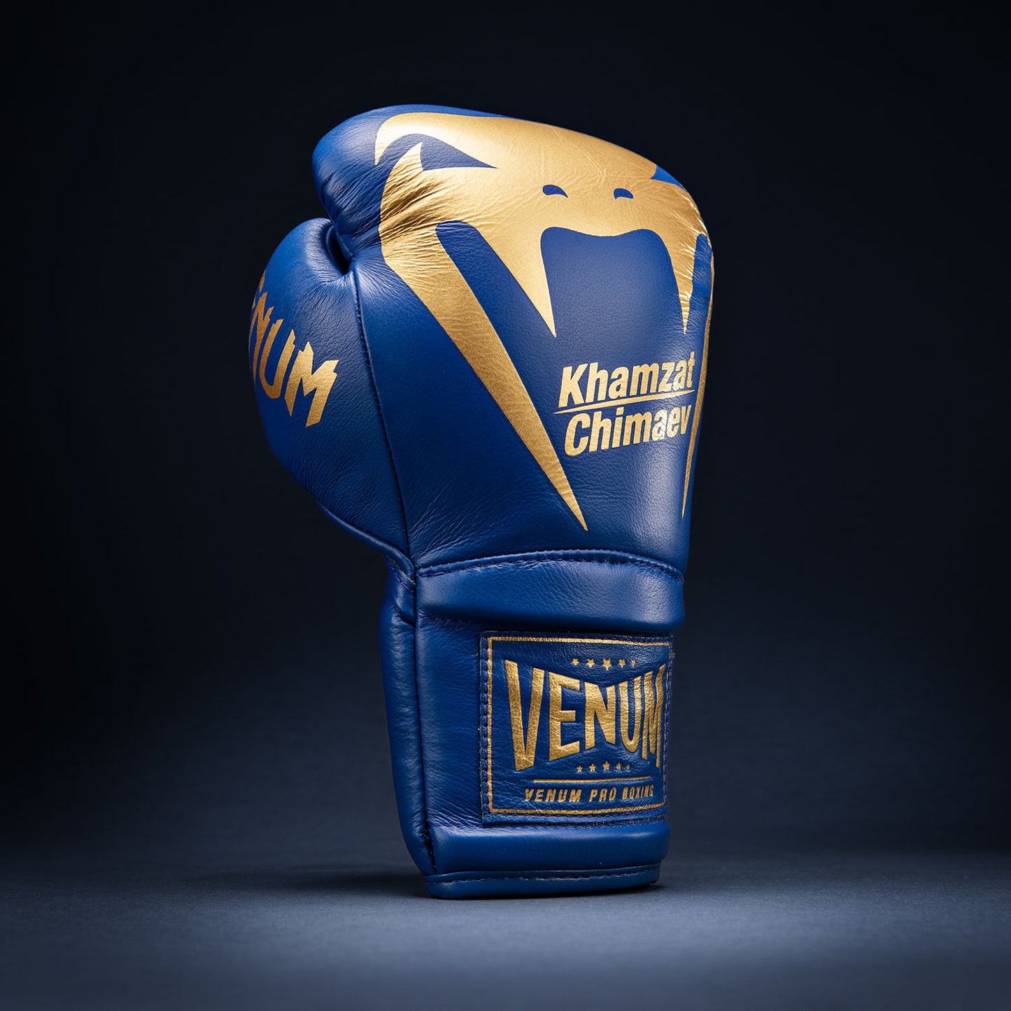 Venum Giant 2.0 Khamzat Chimaev Pro Boxhandschuhe - Blau/Gold