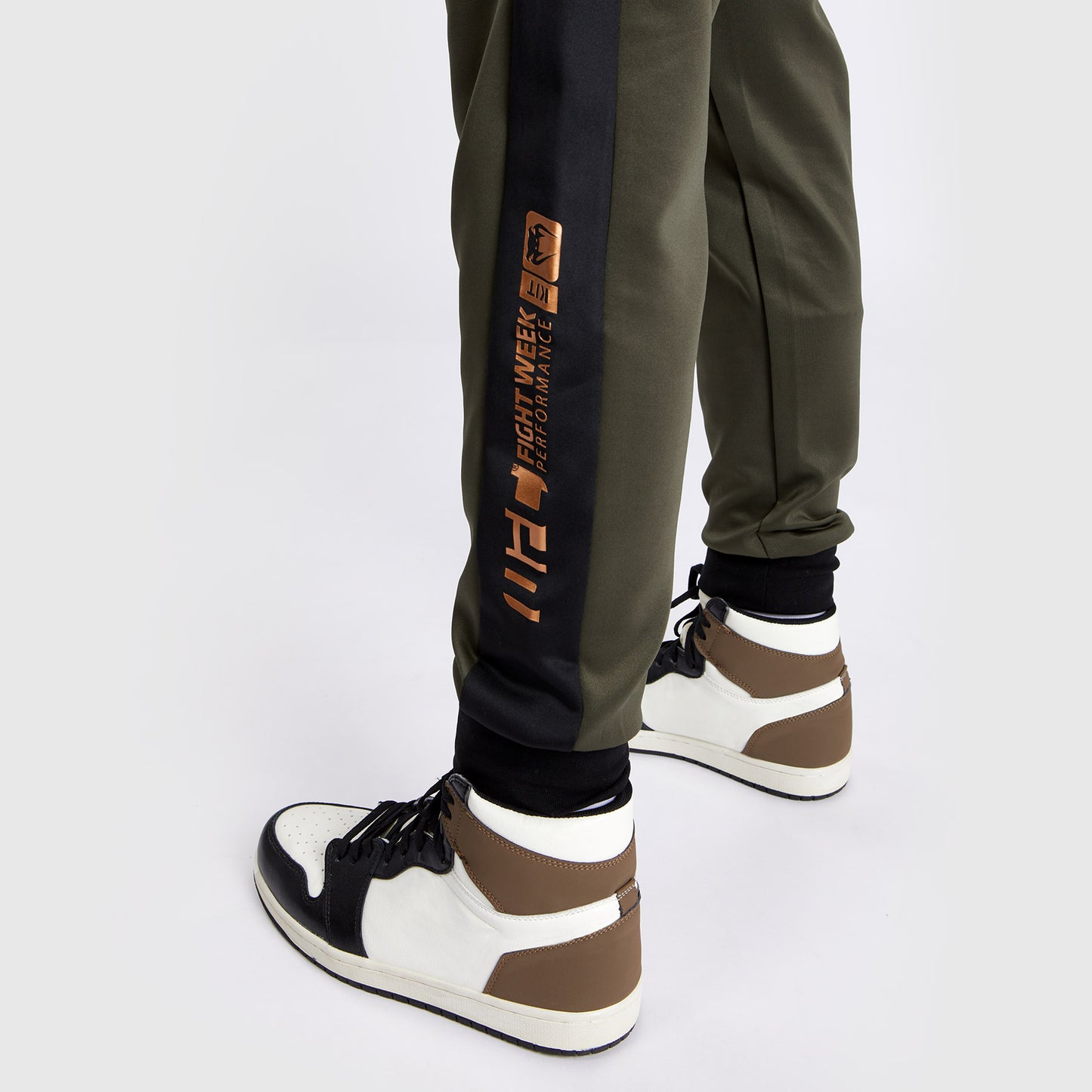 UFC Adrenaline by Venum Fight Week Herren-Performance-Jogging-Hose - Khaki/Bronze