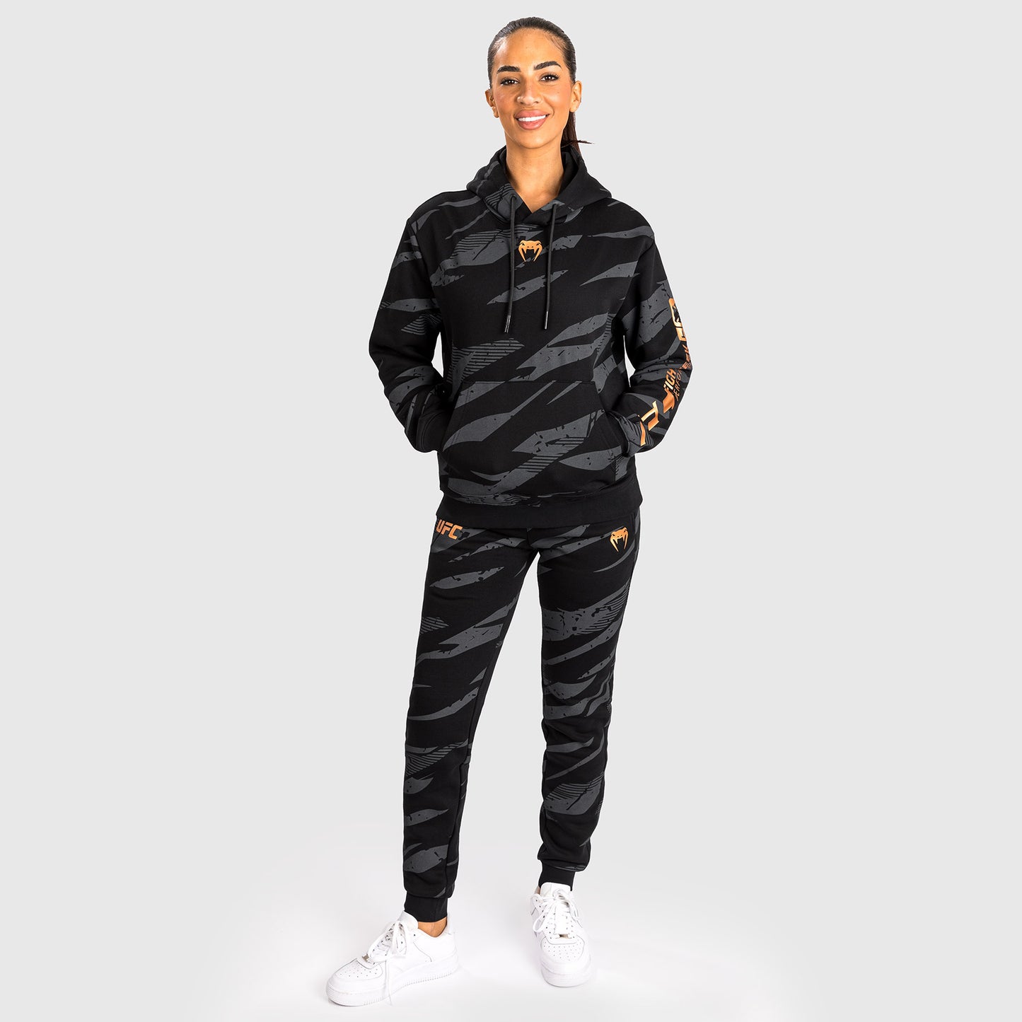 UFC Adrenaline by Venum Fight Week Frauen Pullover Hoodie - Urban Camo