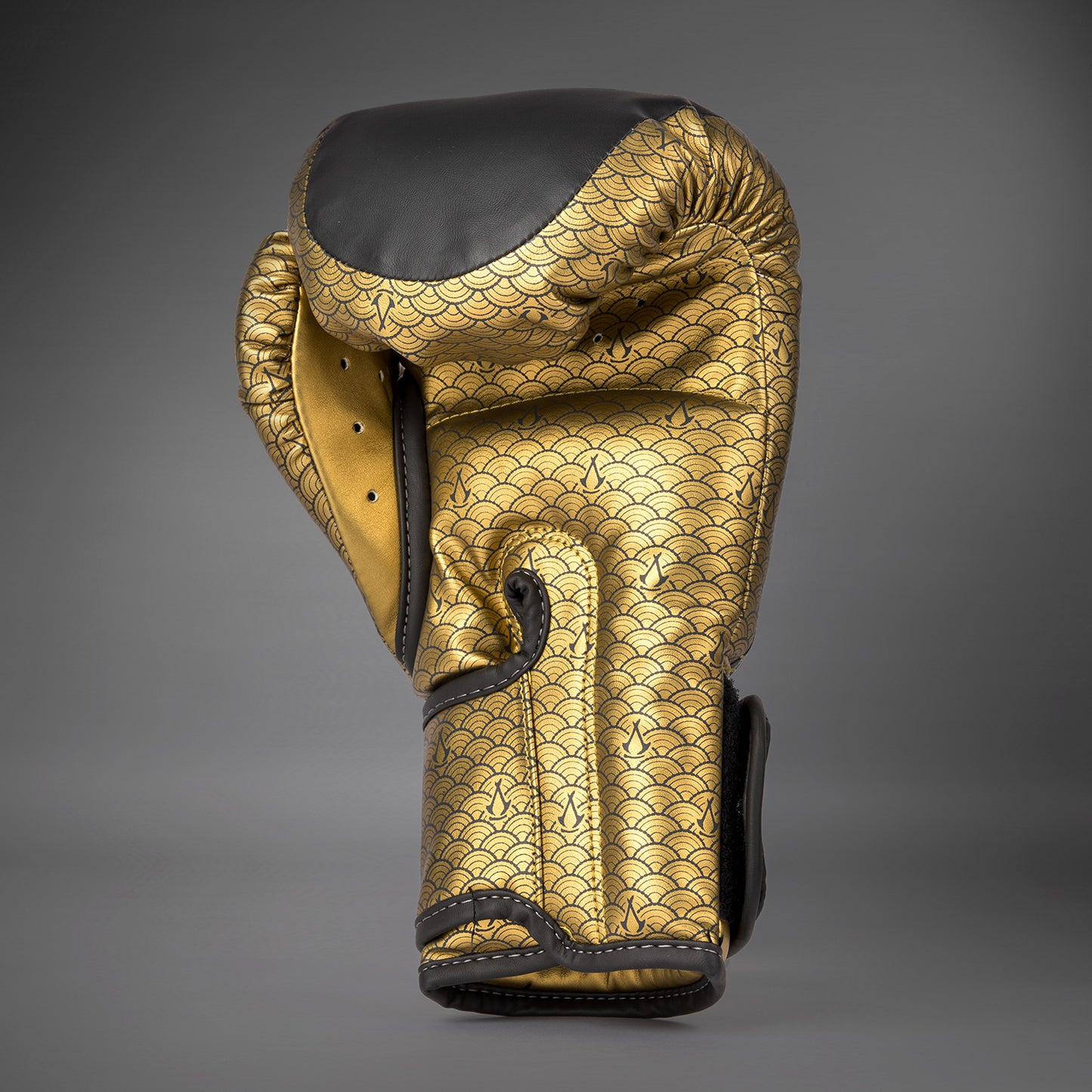 Venum x Assassin’s Creed Shadows Boxhandschuhe - Schwarz/Gold