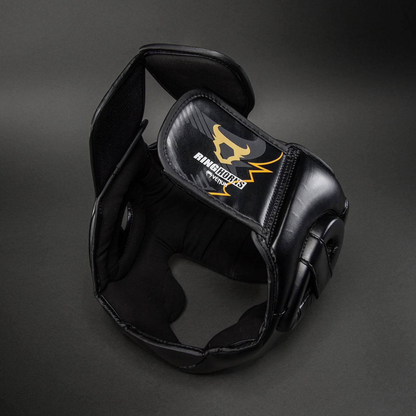 Venum Ringhorns Charger Kopfschutz – Schwarz/Gold