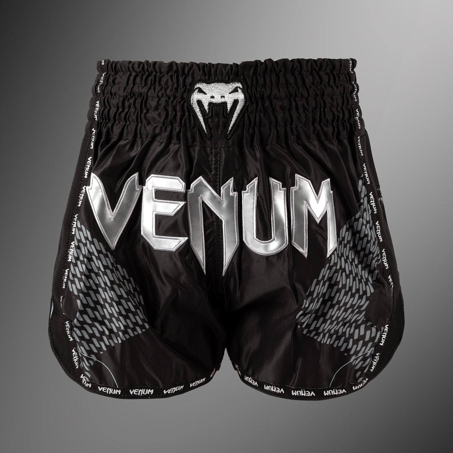 Venum Nexus Muay Thai Shorts – Schwarz/Silber