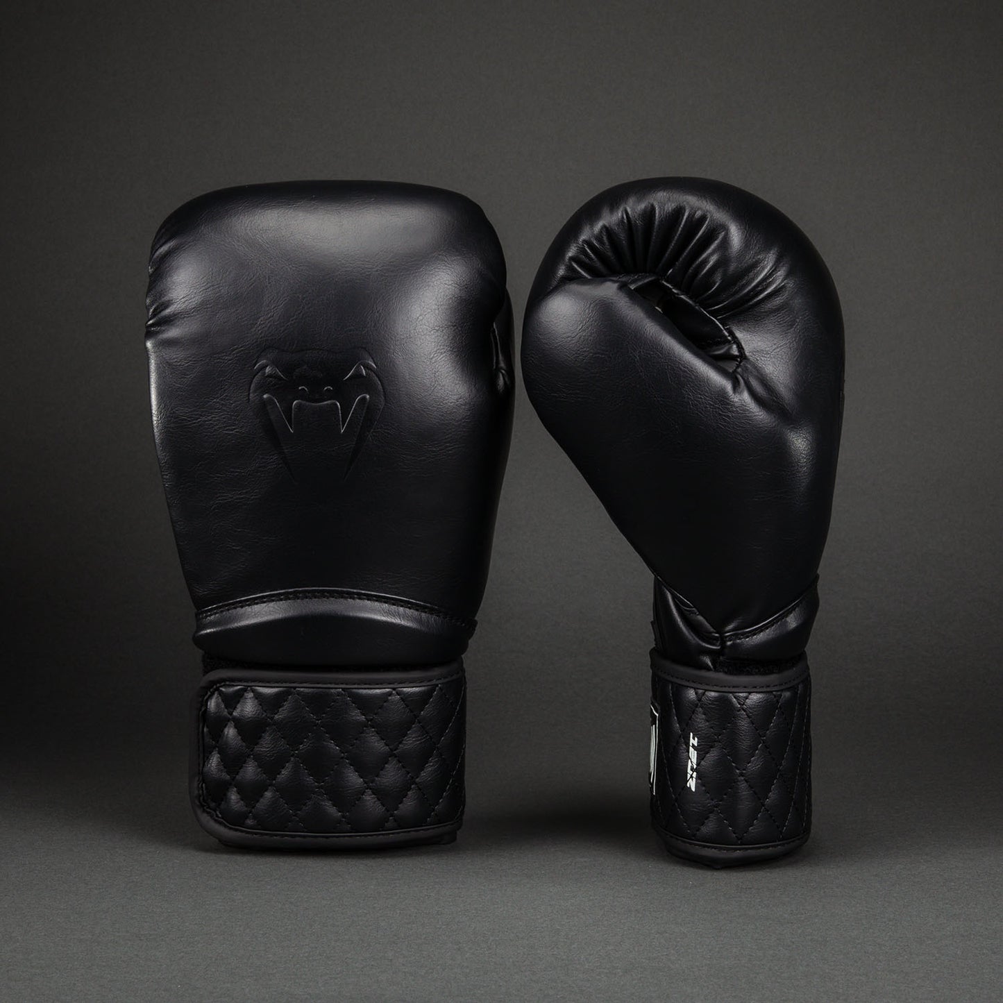 Venum Impact Classic Boxhandschuhe - Schwarz