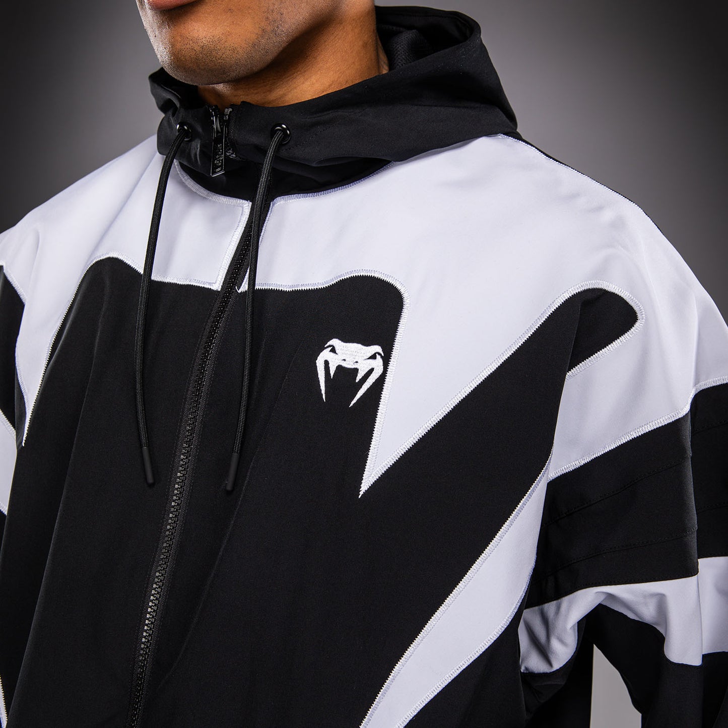 Venum Attack 90 Trainingsjacke – Weiß/Schwarz
