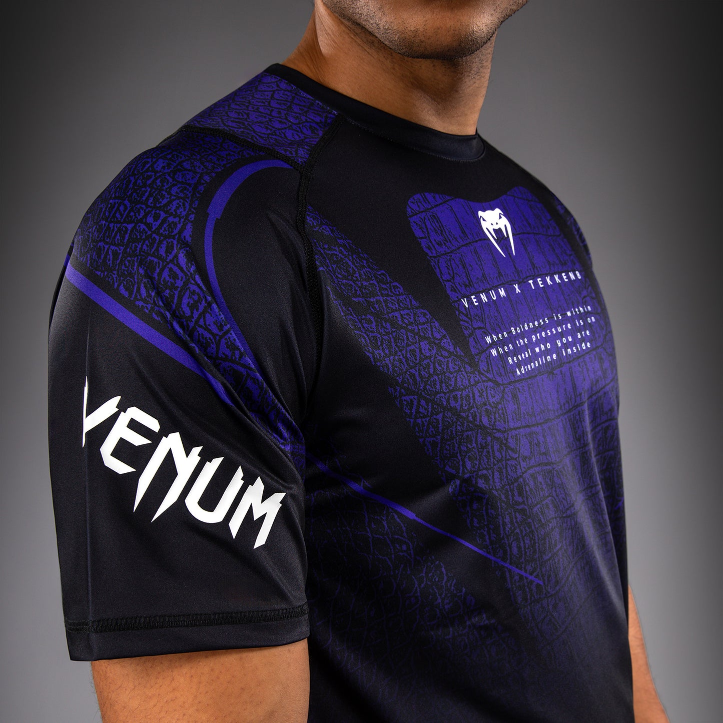 Venum x TEKKEN 8 Dry-Tech T‑Shirt - Kazuya - Schwarz/Lila