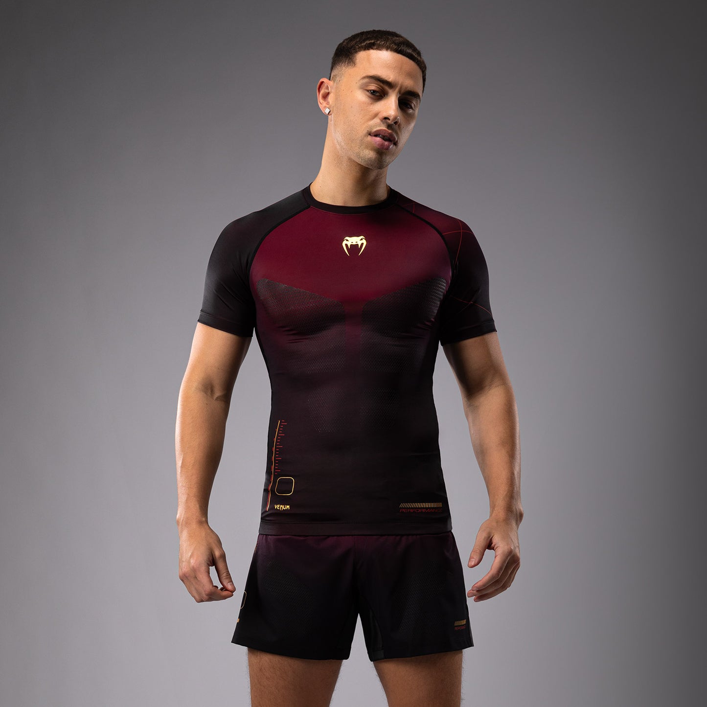 Venum Tactical XT Kurzärmeliger Rashguard für Männer - Schwarz/Burgund/Gold