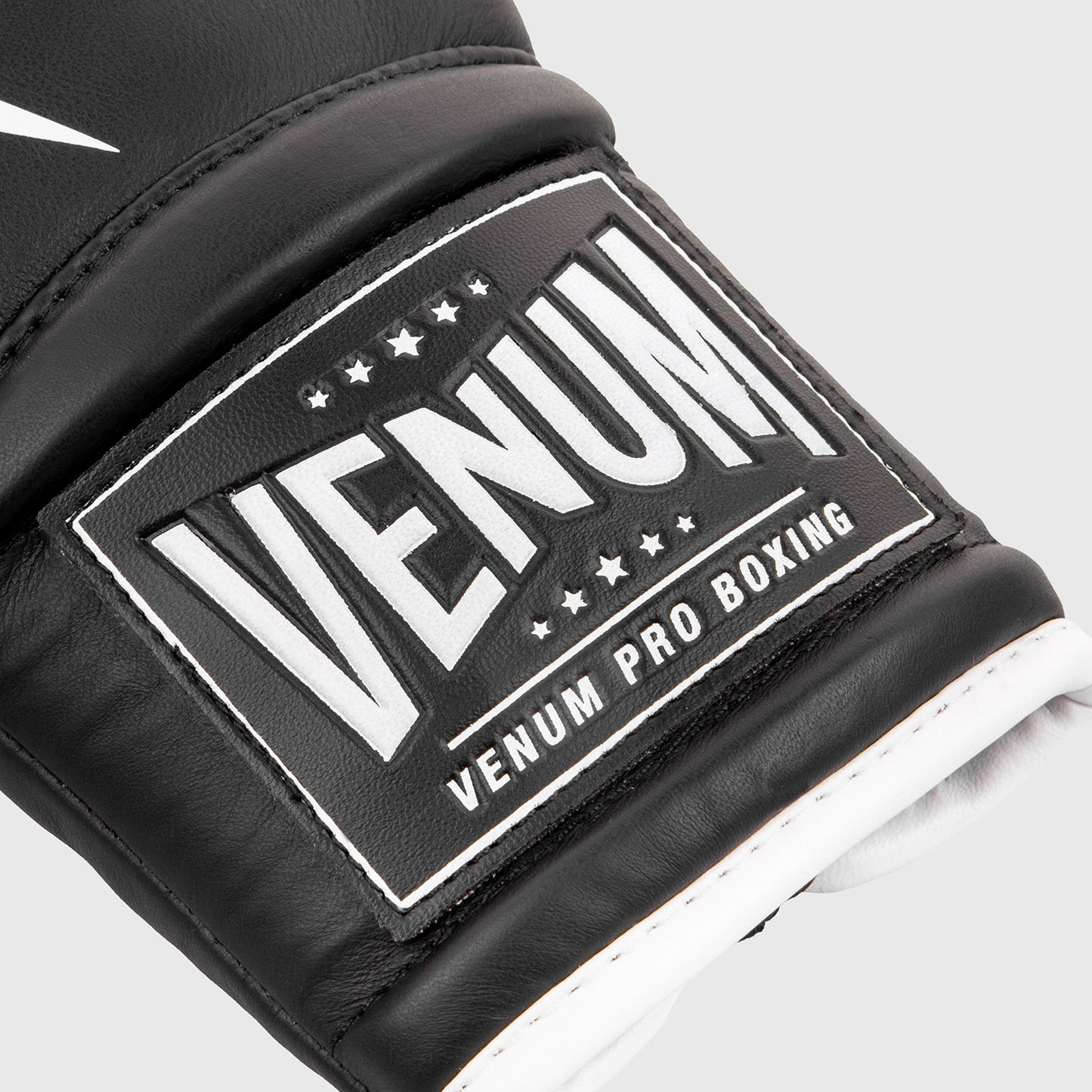 Venum Giant 2.0 professionelle Boxhandschuhe - MIT SCHNÜRUNG