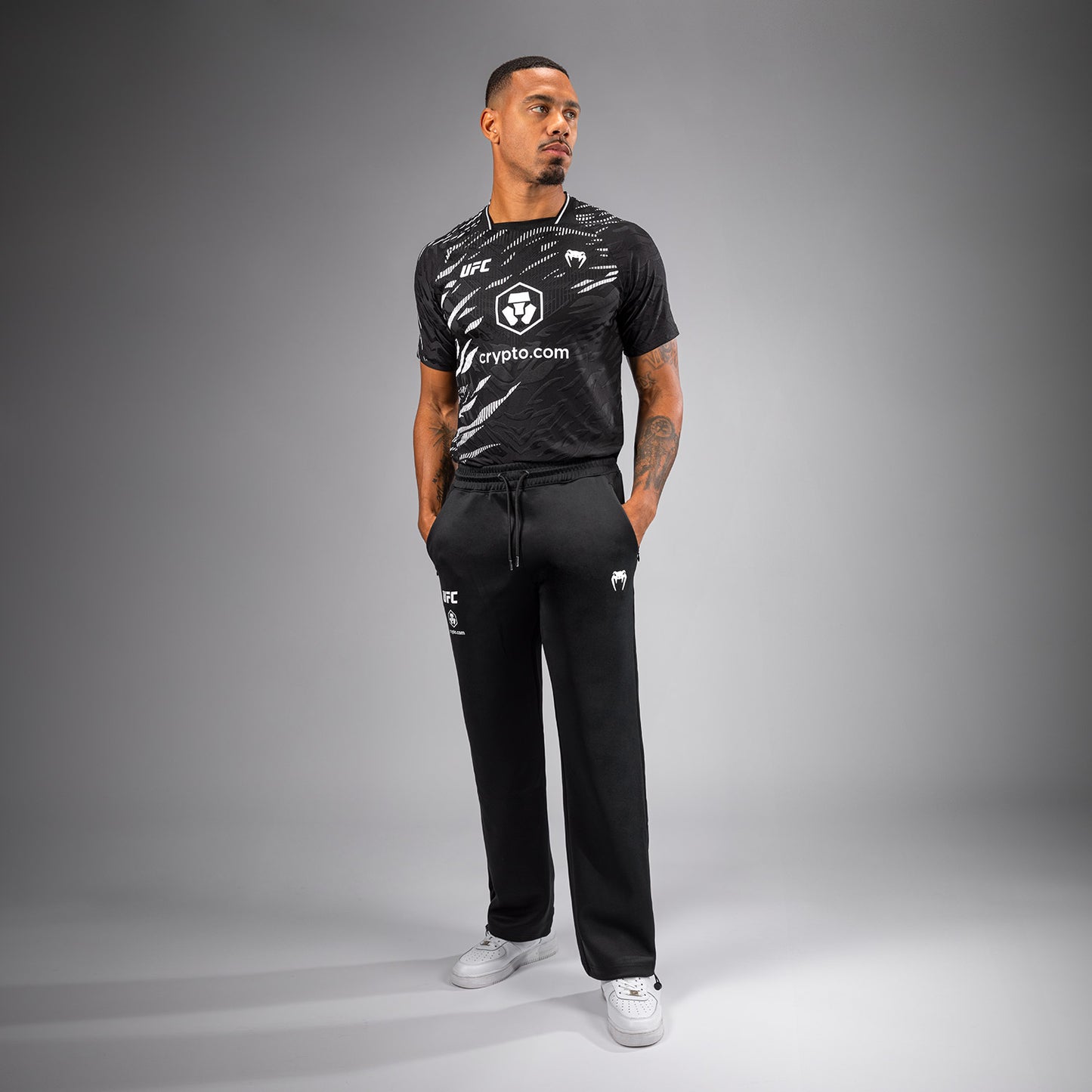 UFC Fusion by Venum Authentic Fight Night Herren Straight Leg Walkout Hose - Schwarz