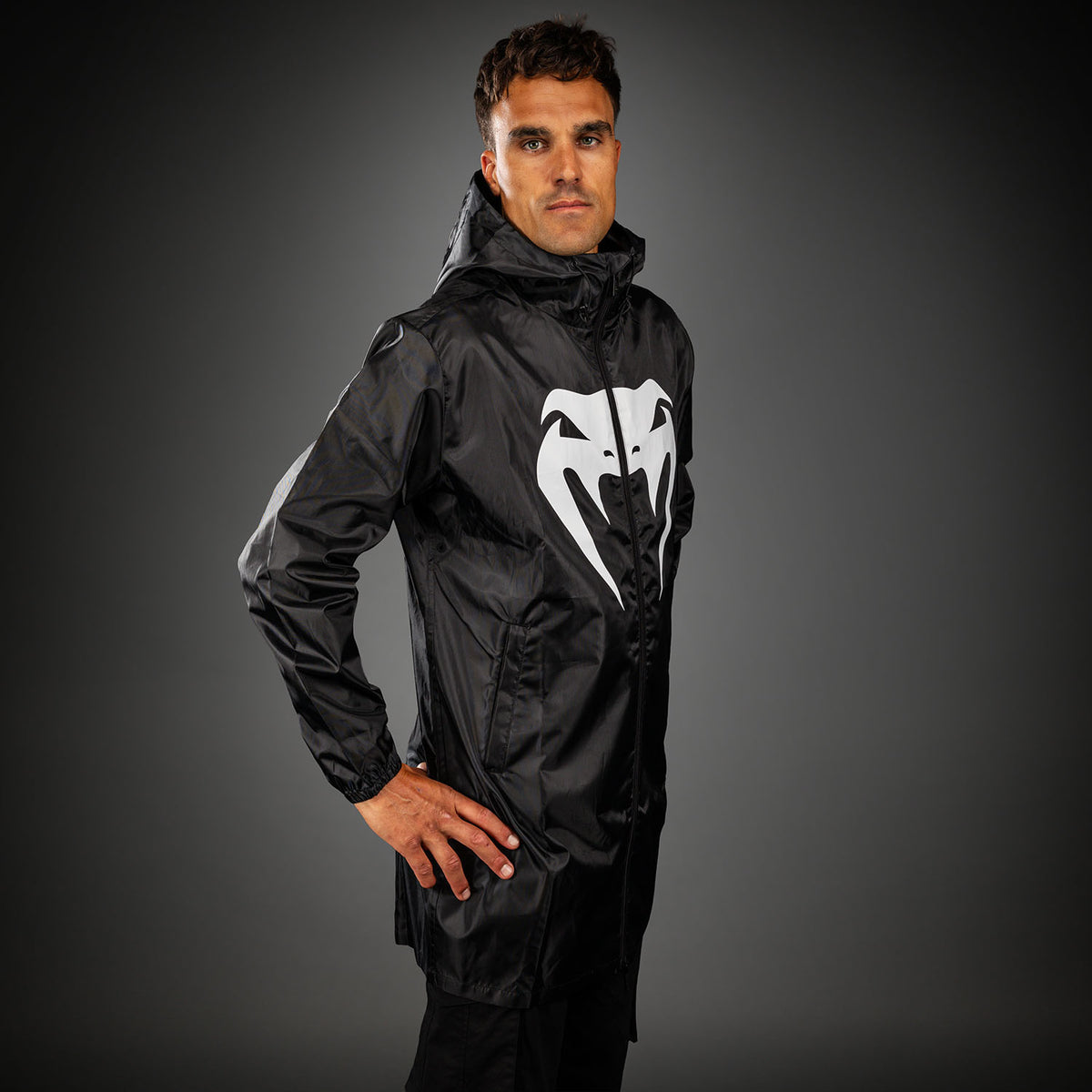 Venum MX Basics Langer Regenmantel - Schwarz/Weiß