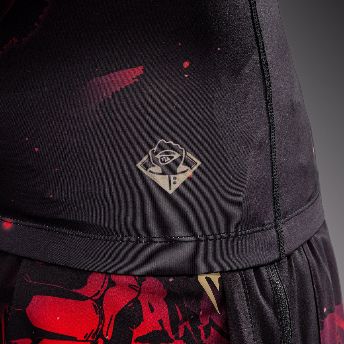 Jujutsu Kaisen x Venum Itadori Kurzarm Rashguard – Schwarz/Rot