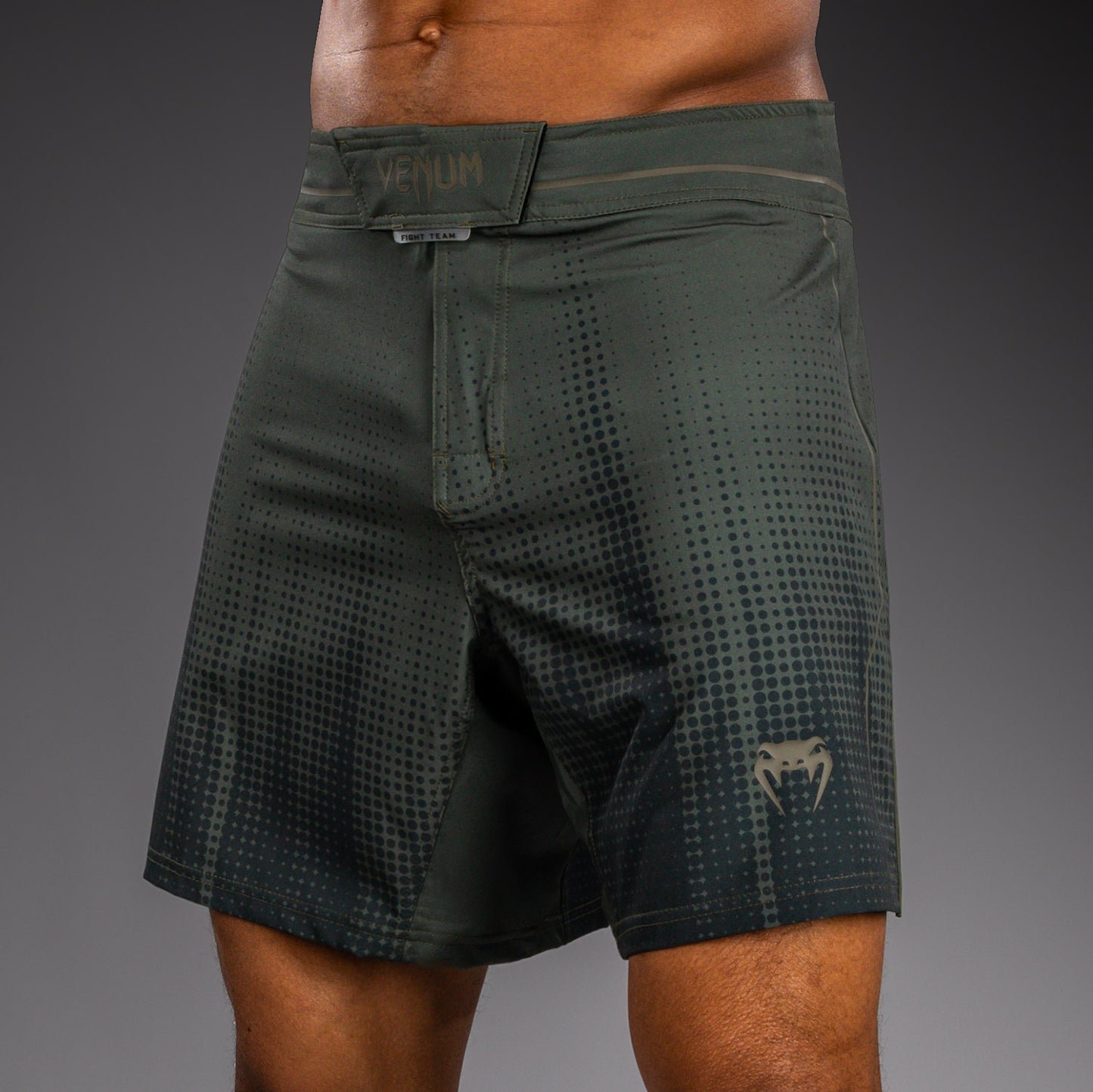 Venum Stealth Fightshorts – Khaki/Dunkelgrün